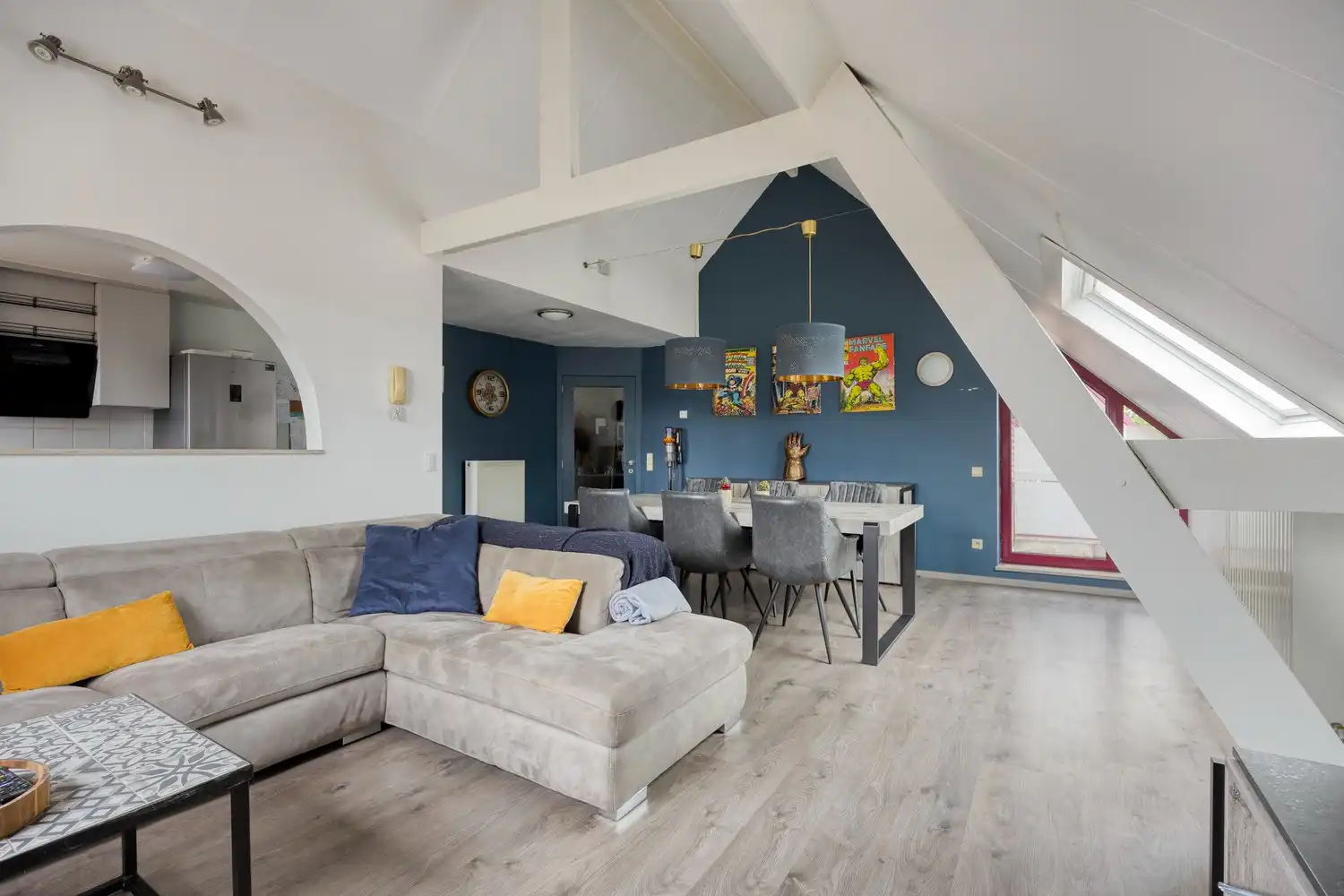 Instapklaar appartement gelegen in Maasmechelen foto 5