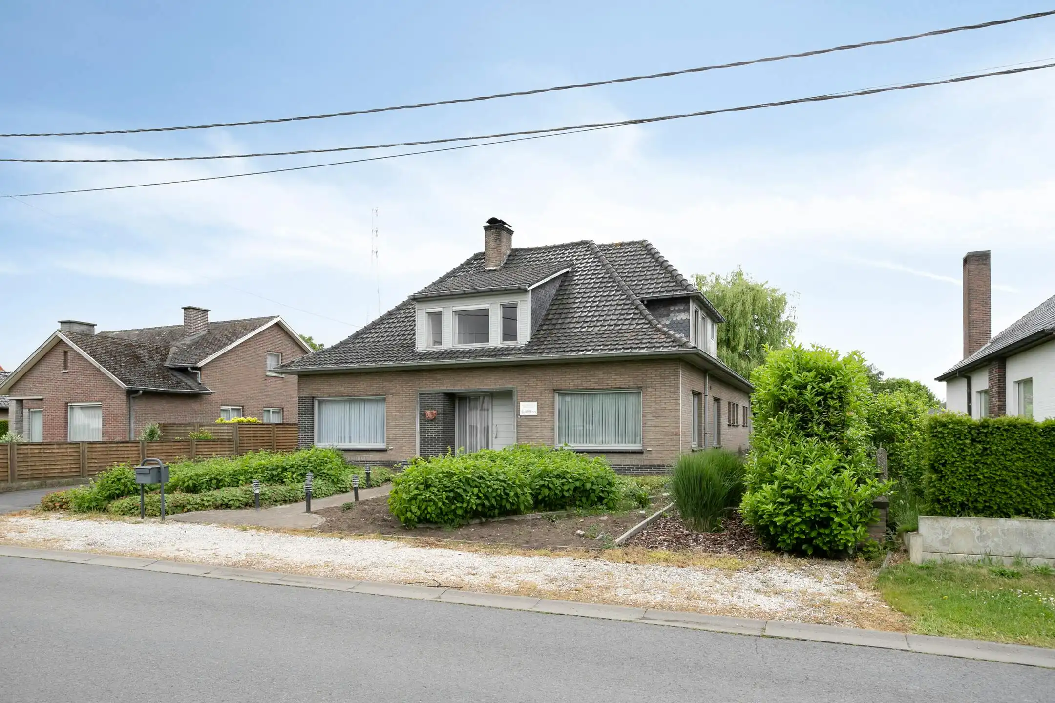 Alleenstaand huis met 5 kamers en atelier te koop in Waregem foto 2