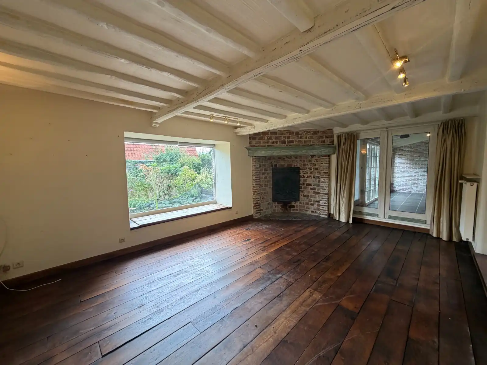 VEELZIJDIGE LANDELIJKE WONING OP 1.170 M² MET TAL VAN MOGELIJKHEDEN! foto 5