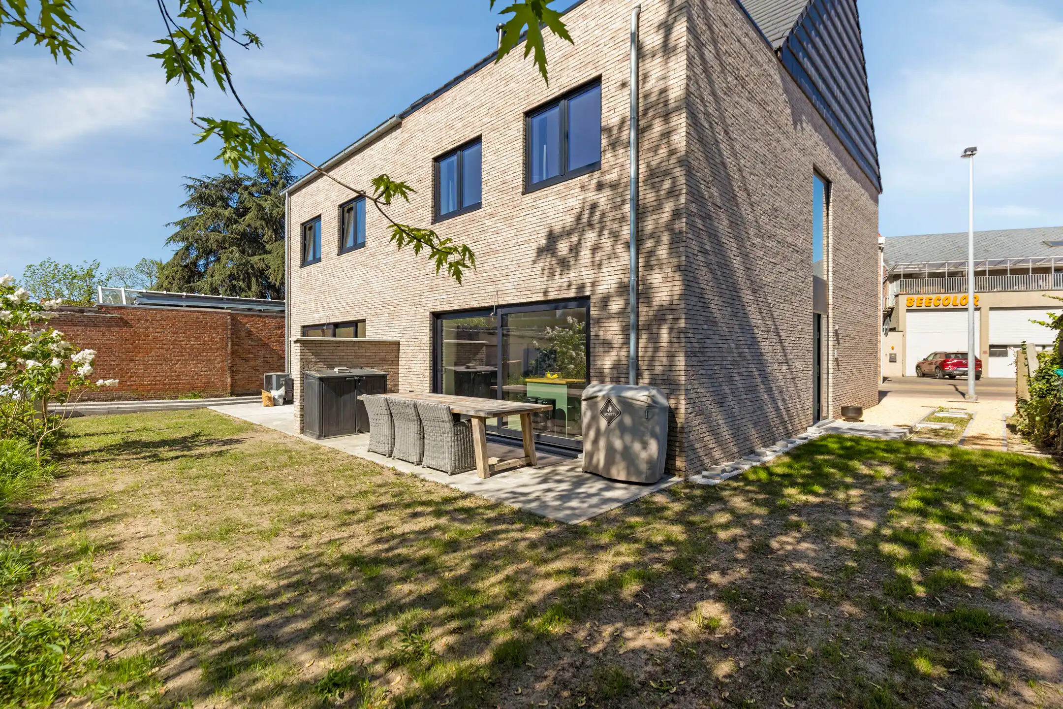Trendy en lichtrijke woning met VEEL potentiëel foto 13