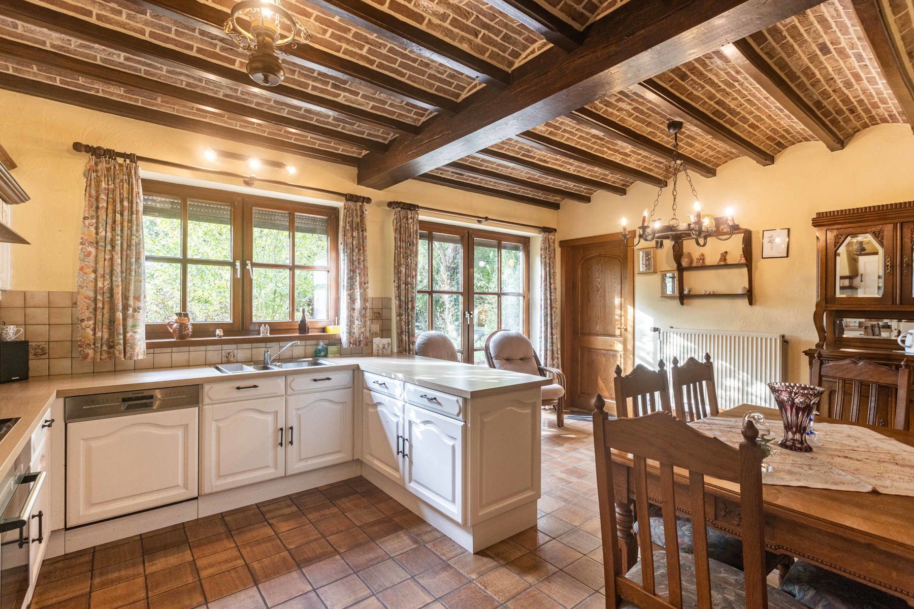 Ruime open bebouwing op rustige locatie foto 9