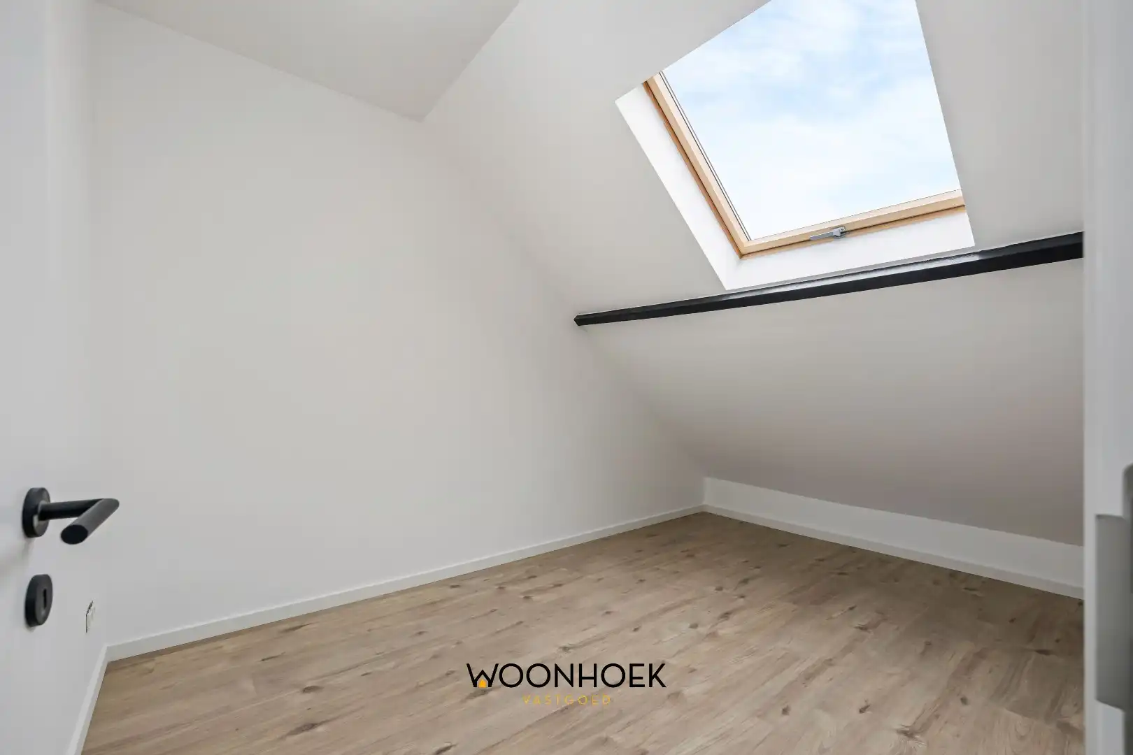 Gerenoveerde, 6-slpk woning, zonnige tuin en 2 bdkms te Sint-Niklaas! foto 17