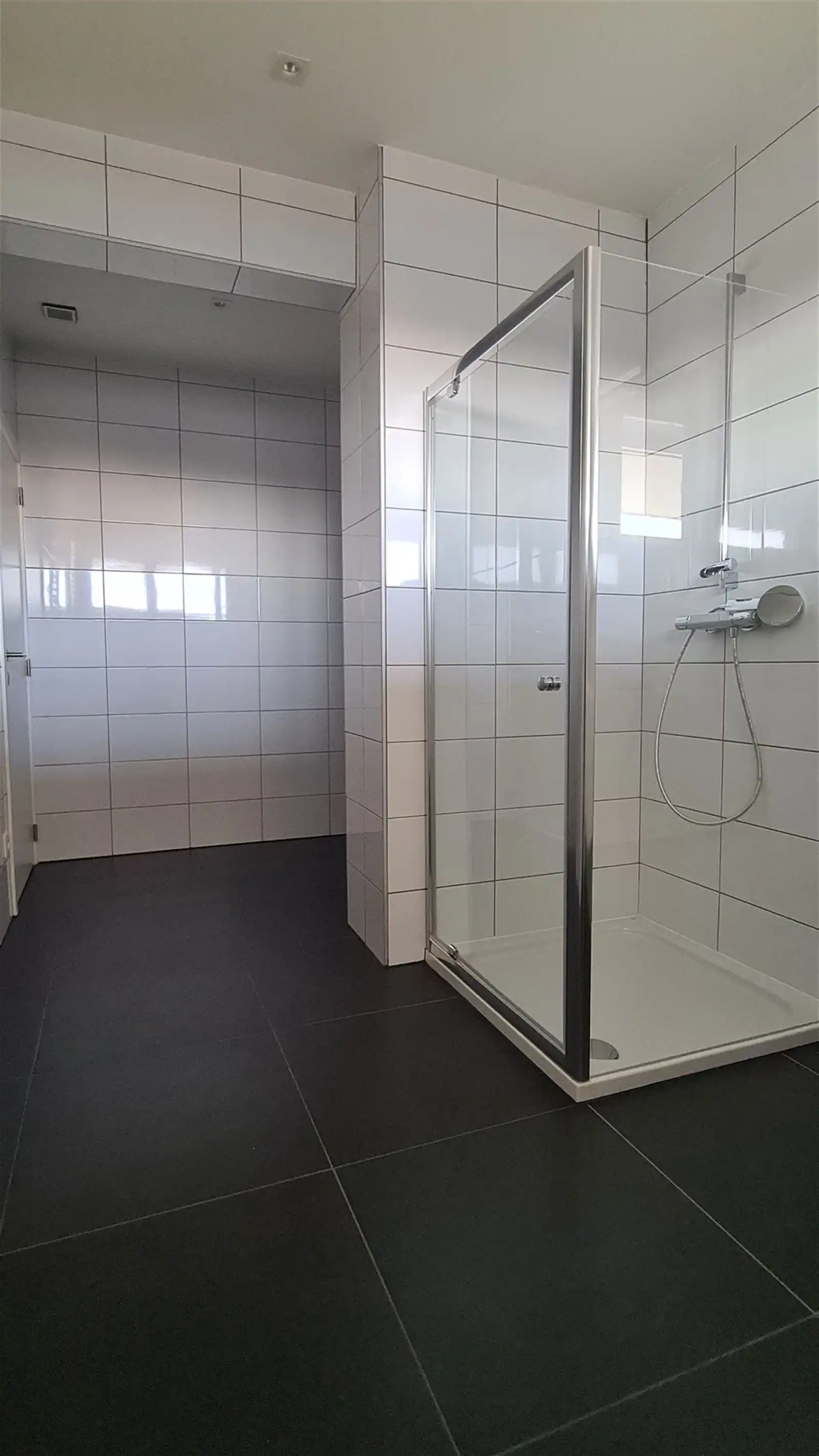 Recent appartement op bovenste verdieping nabij centrum Hoeselt foto 10