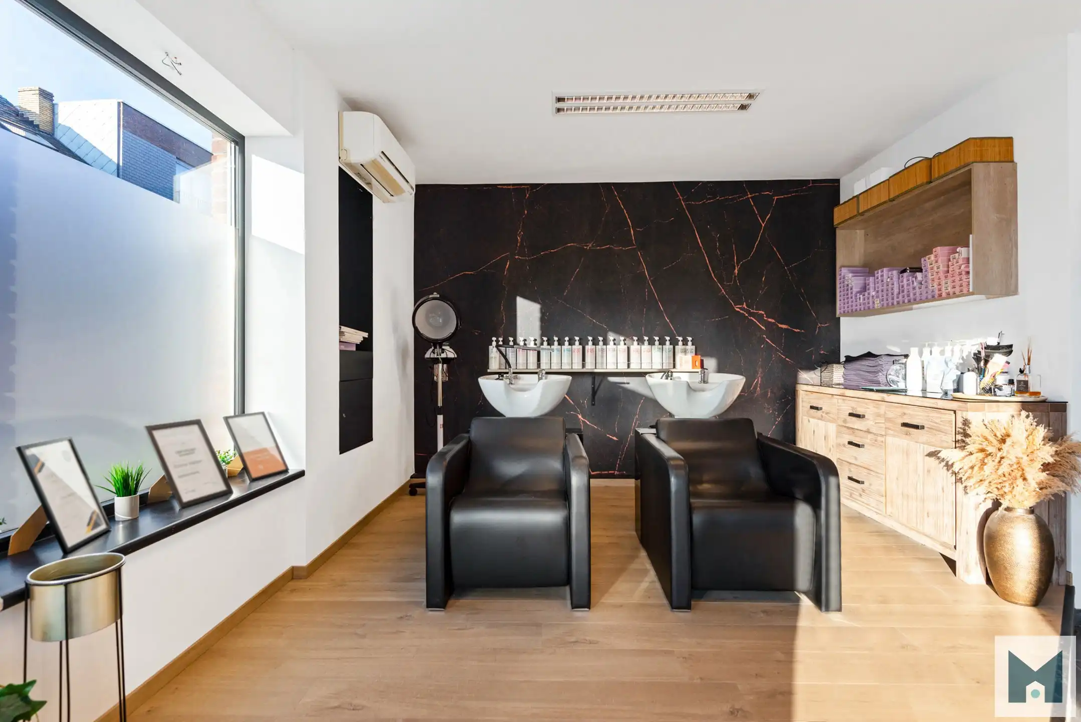 Lichtrijk handelspand in centrum Opwijk! foto 6