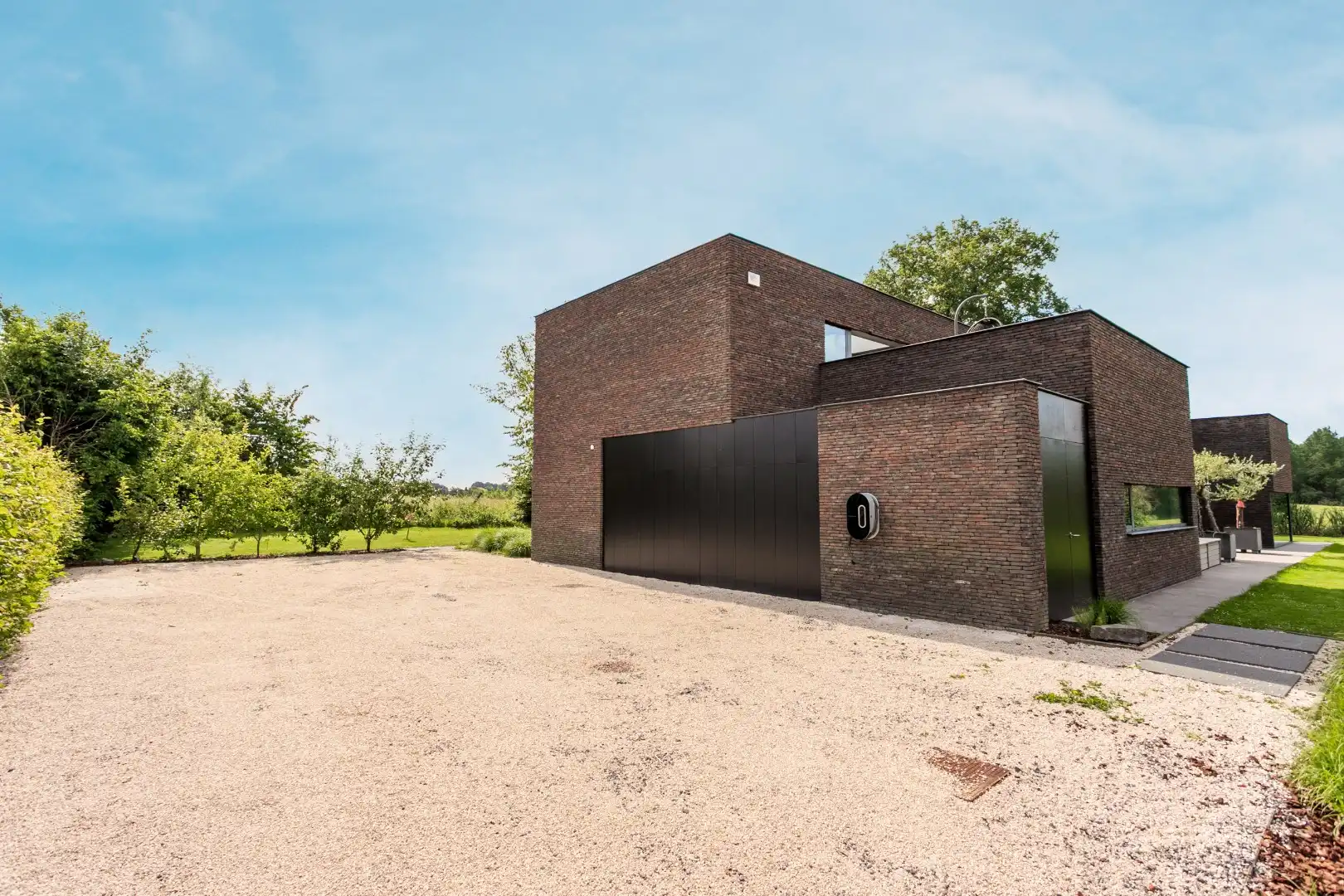 Unieke villa met 5 slpk. in het landelijke Pajottegem foto 3