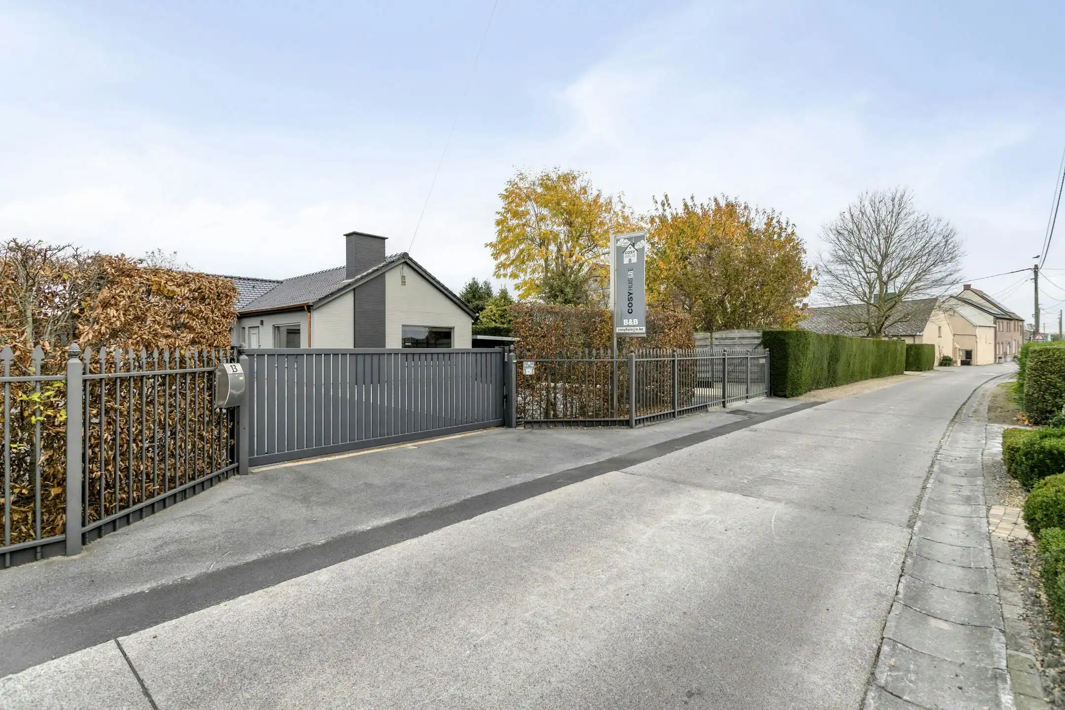 Hoofdfoto van de publicatie: Alleenstaande woning met bijgebouw te koop in Huise (Kruisem)