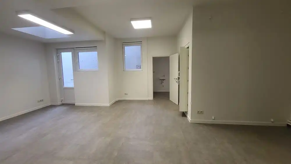 Proffesionele kantoorruimte met koer foto 16