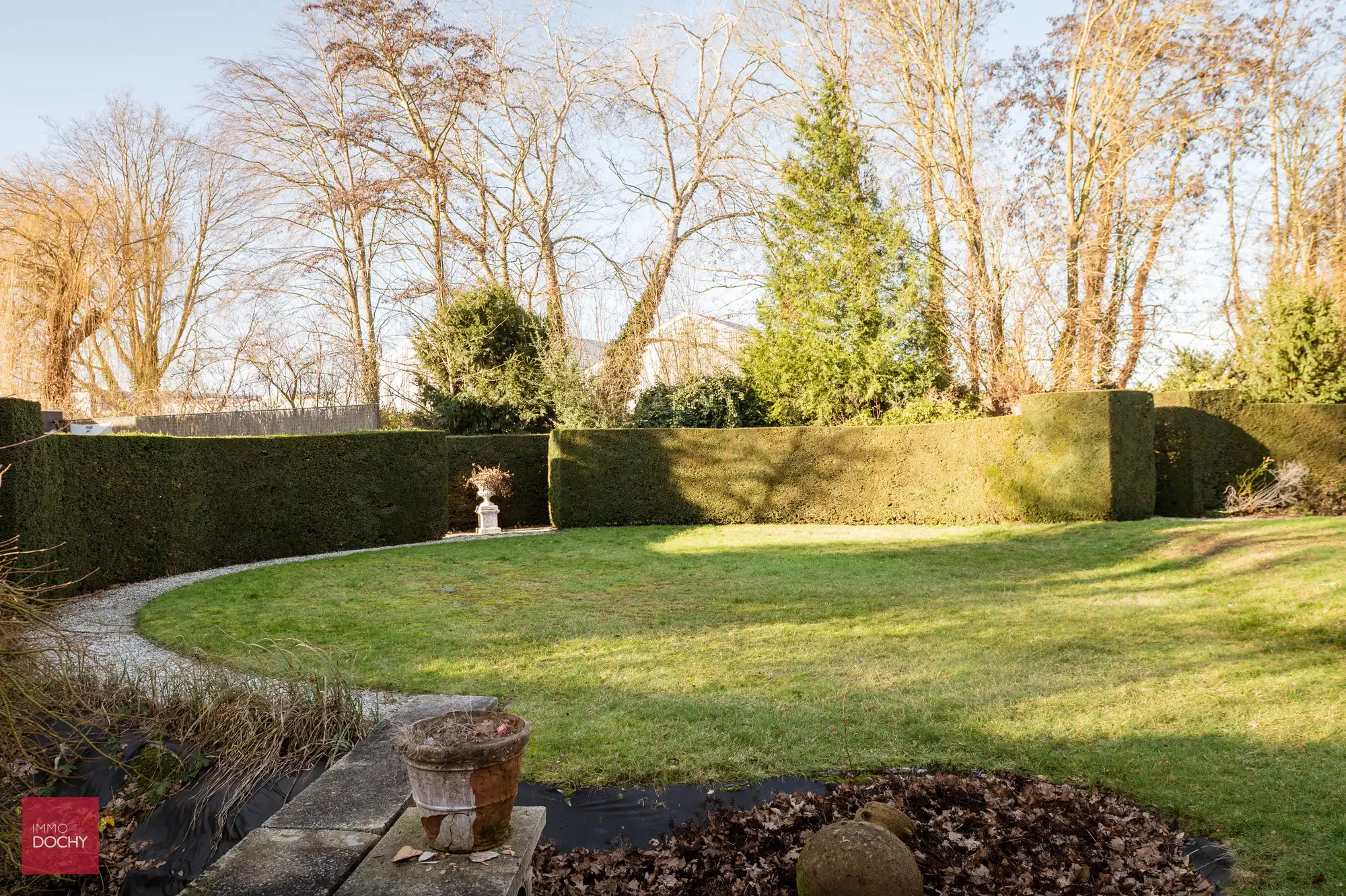 Zeer rustig en residentieel gelegen verzorgde villa foto 9