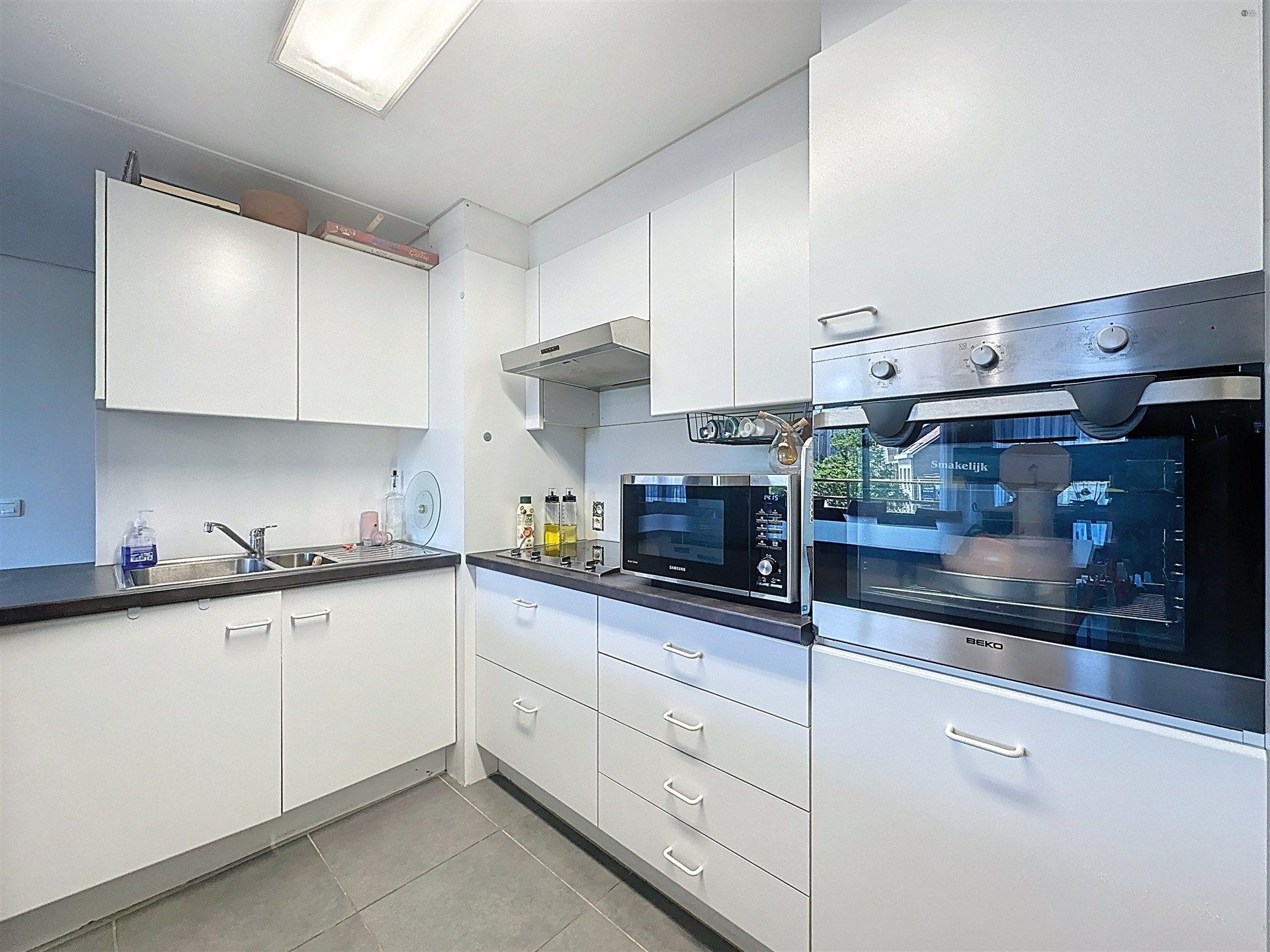 Recent appartement met 2 slaapkamers, 2 terrassen en een grote gemeenschappelijke tuin op toplocatie! foto 3