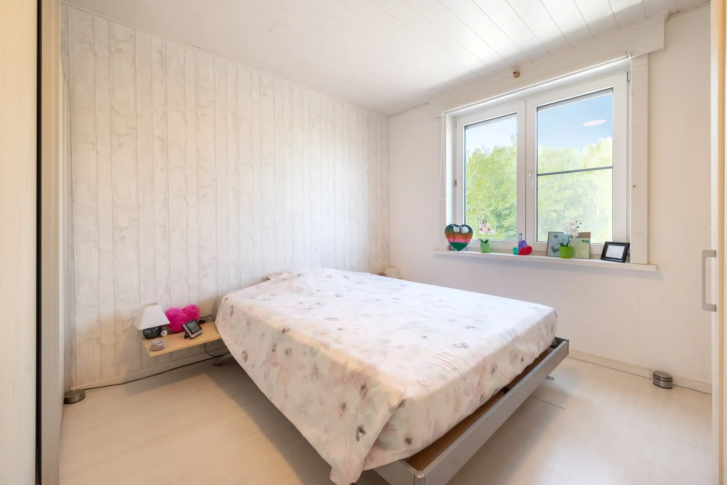 Verzorgde instapklare woning met 3 slaapkamers en dubbele garage! foto 9