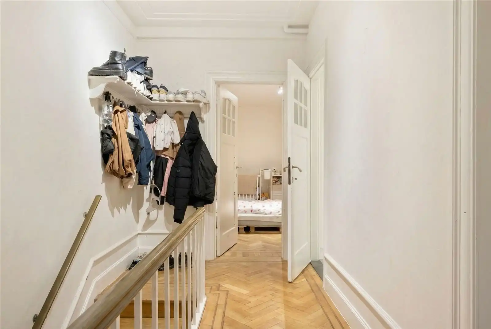 Berchem – Charmant 2-slaapkamerappartement in prachtige art-deco woning

 foto 3