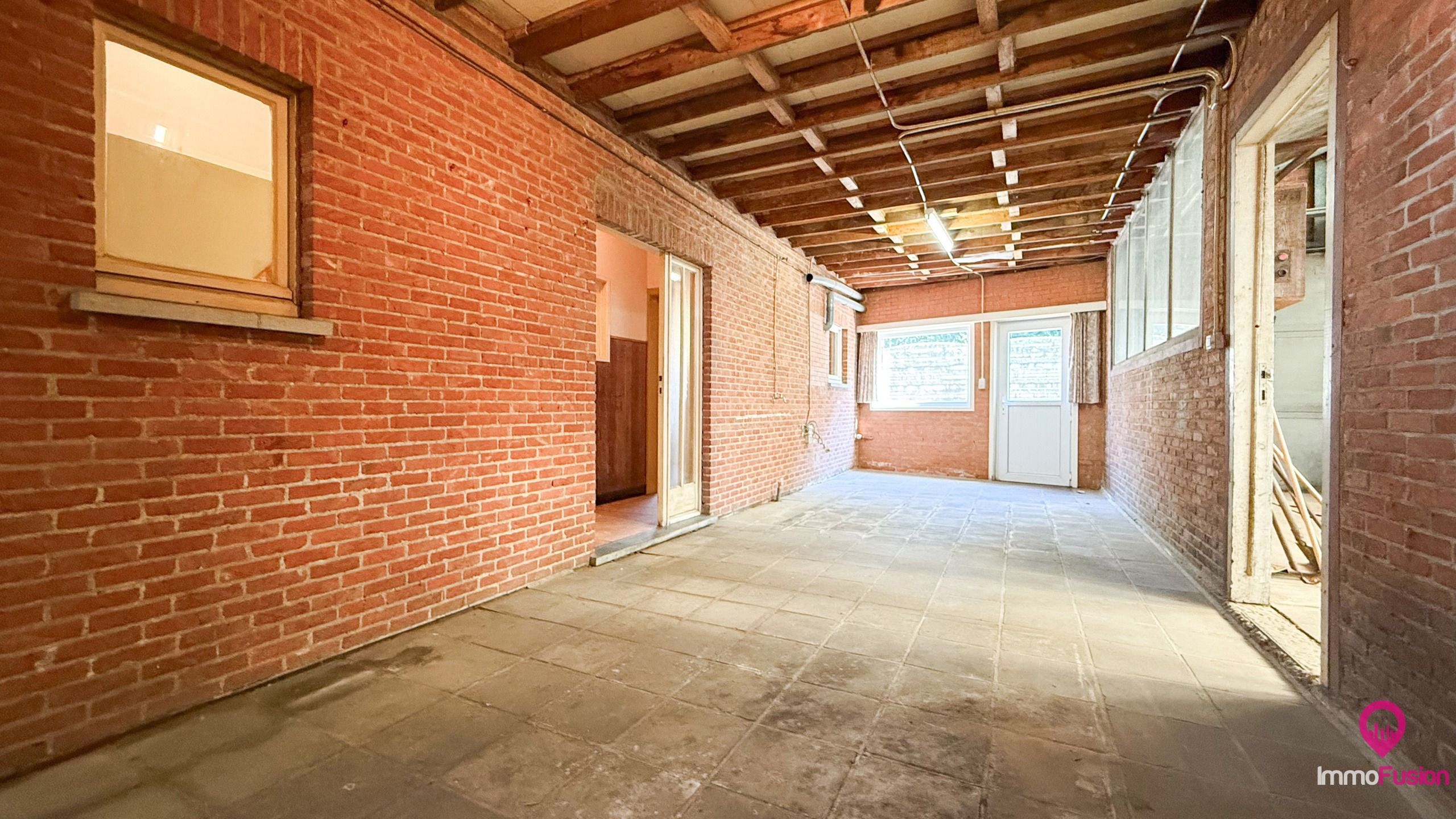 Splitlevel woning met 3 slaapkamers en ruime werkplaats!  foto 23