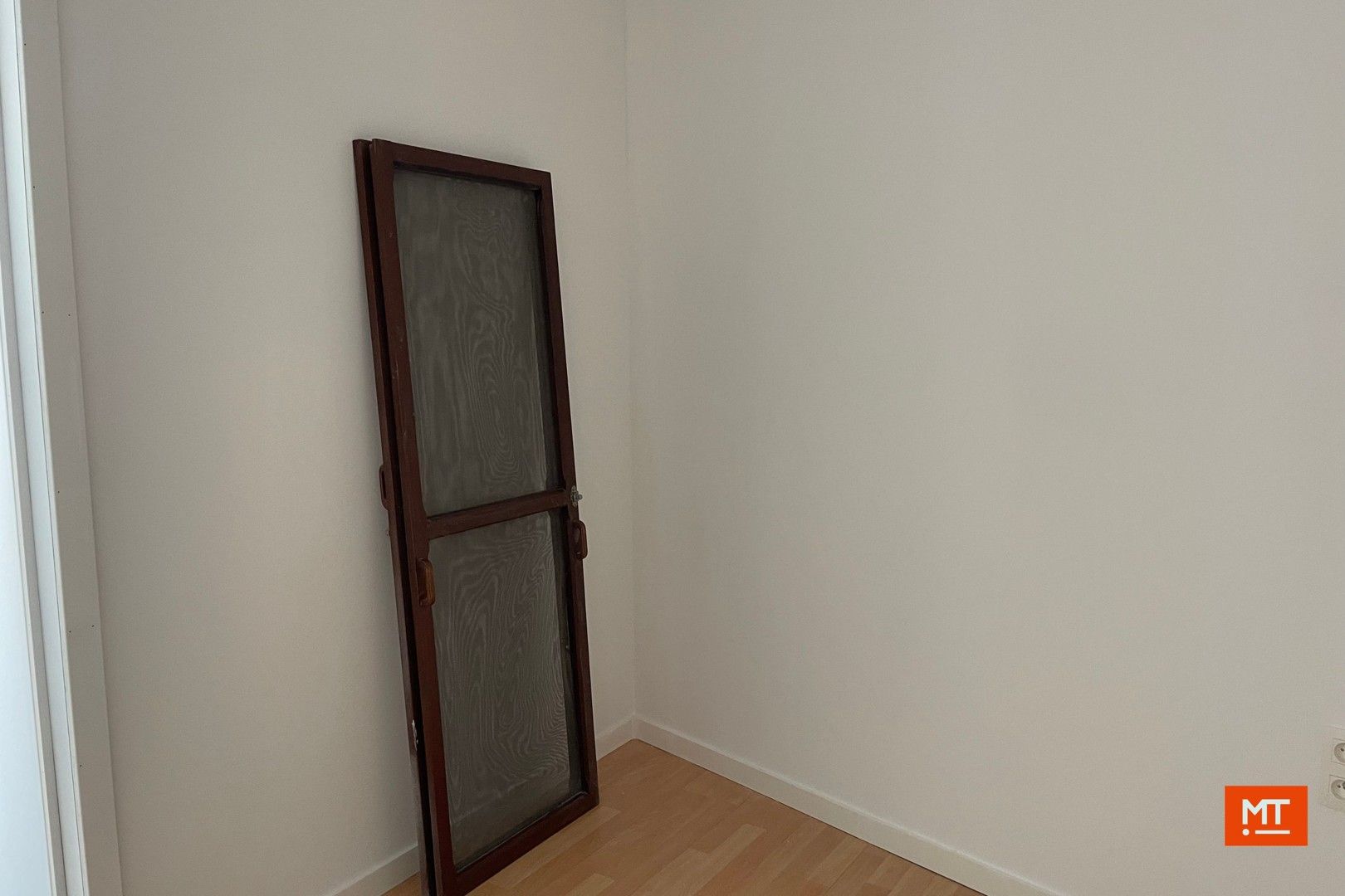 Instapklaar appartement met 1 slaapkamer te Ieper foto 6