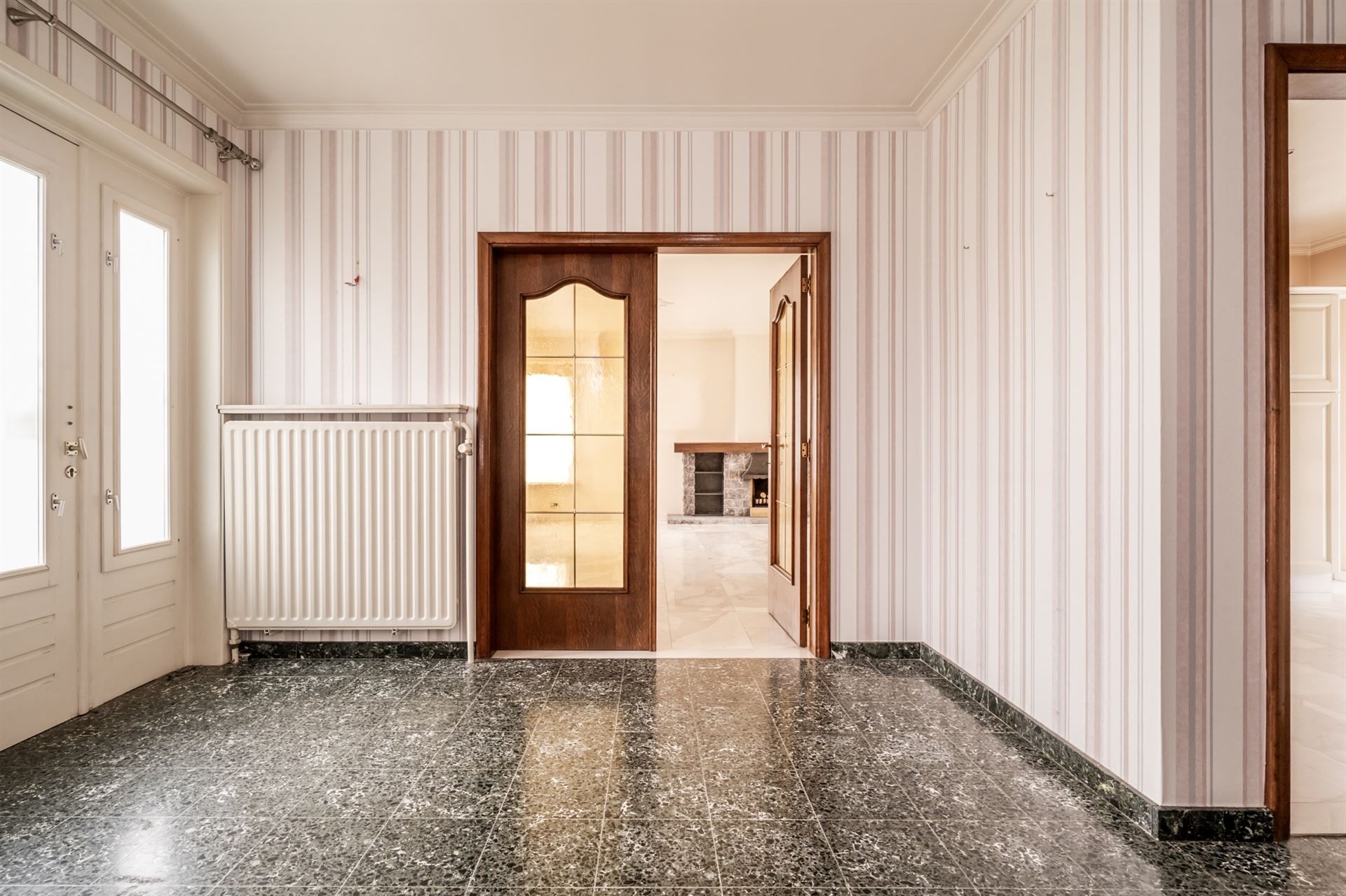 Lichtrijke laagbouwvilla +  garage/opslagruimte op 1634 m² foto 3