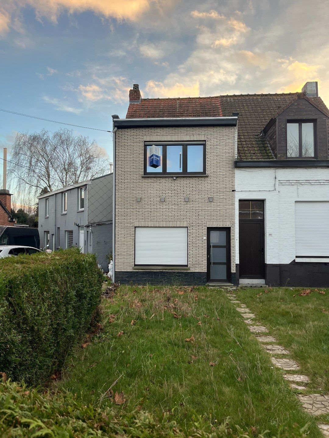 Hoofdfoto van de publicatie: Te renoveren woning te koop in Harelbeke!