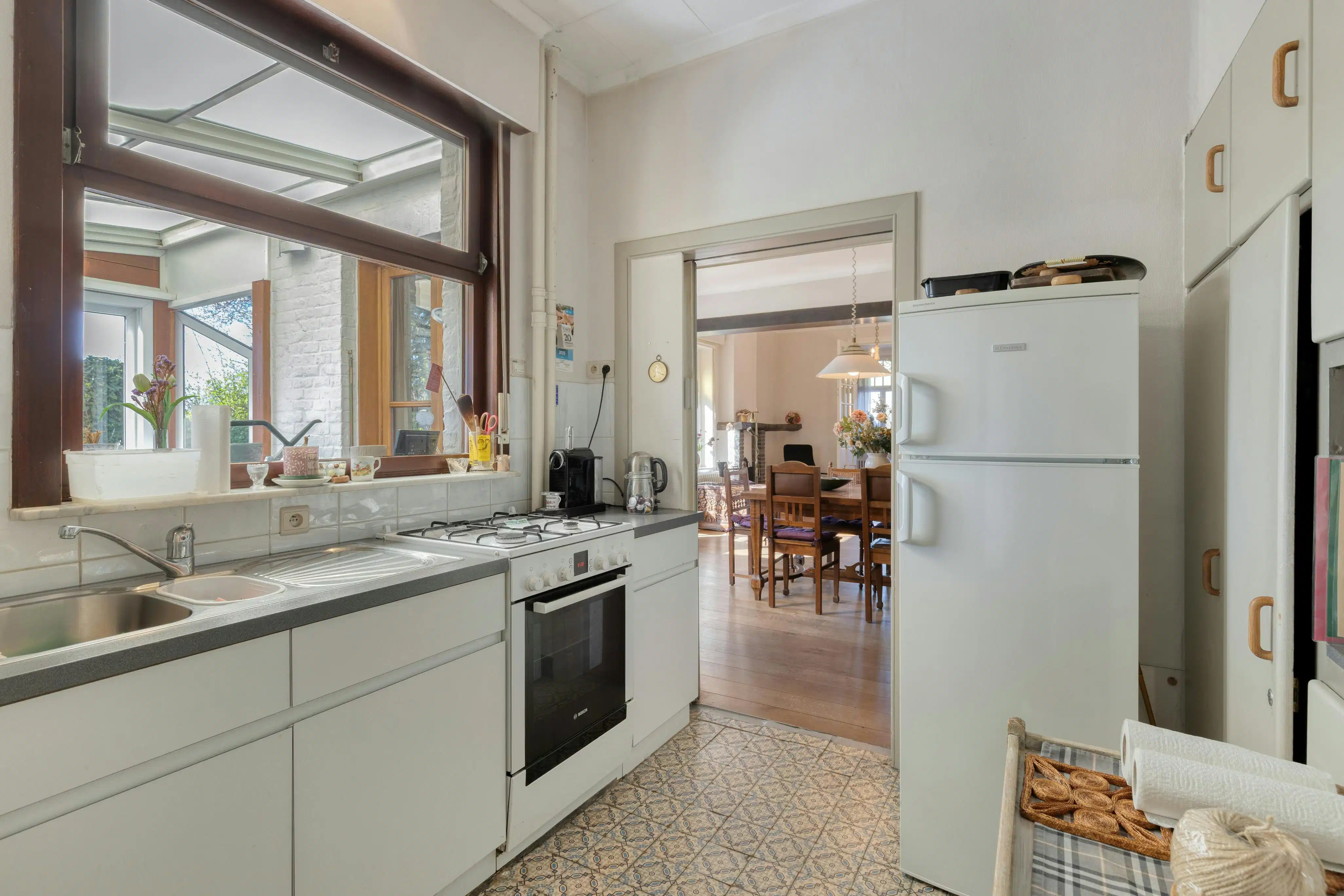 Karaktervolle woning met ruime tuin gelegen langs het water. foto 5