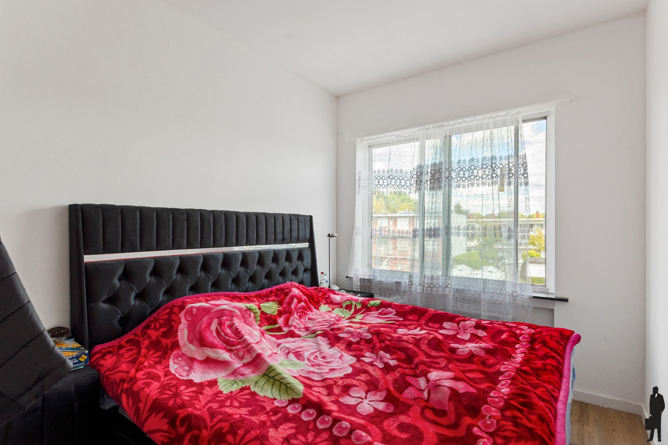 Lichtrijk gerenoveerd appartement met 2 slaapkamers foto 11