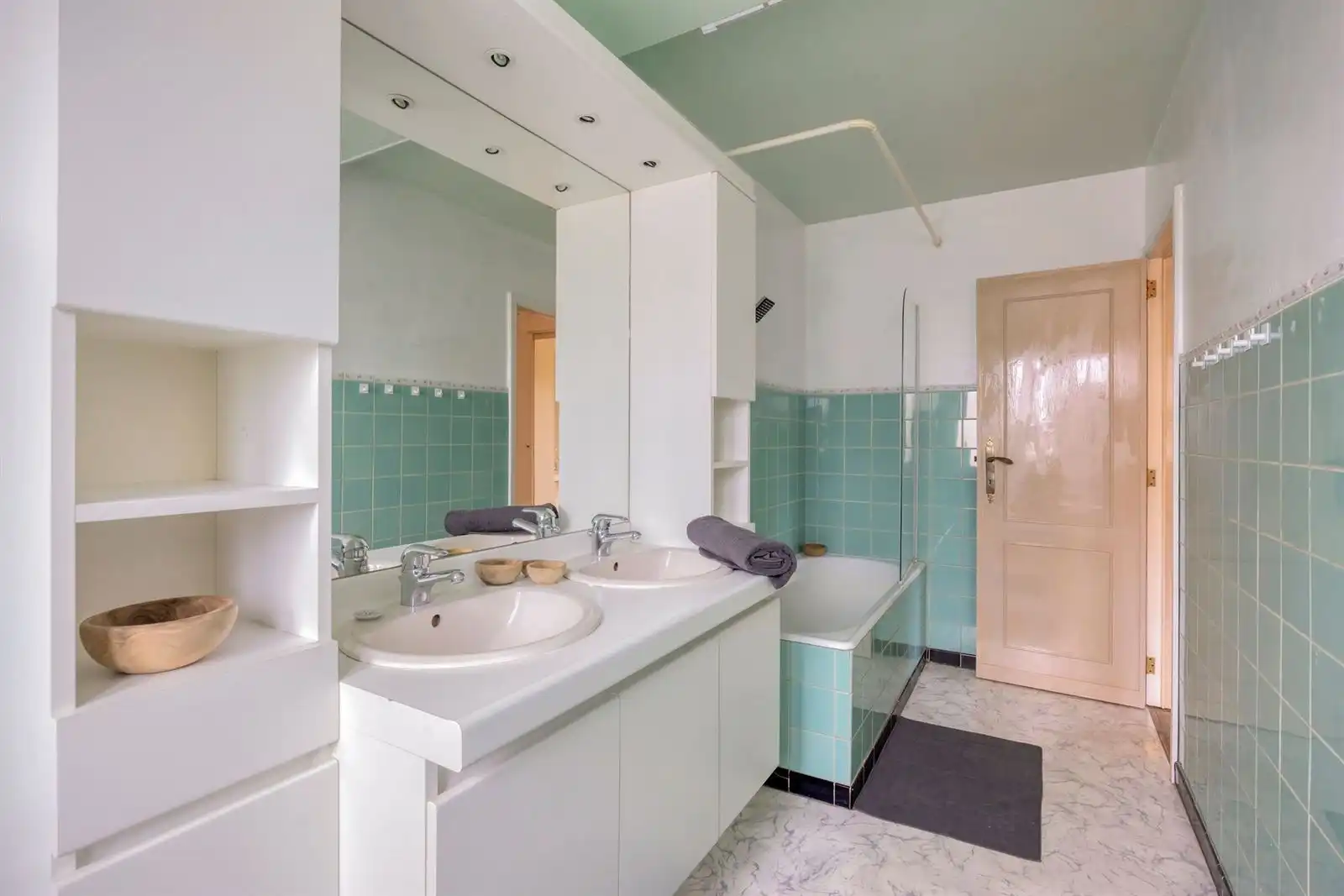 Ruime villa (230m²) met 3 slaapkamers + bureau op 6a 38ca foto 20