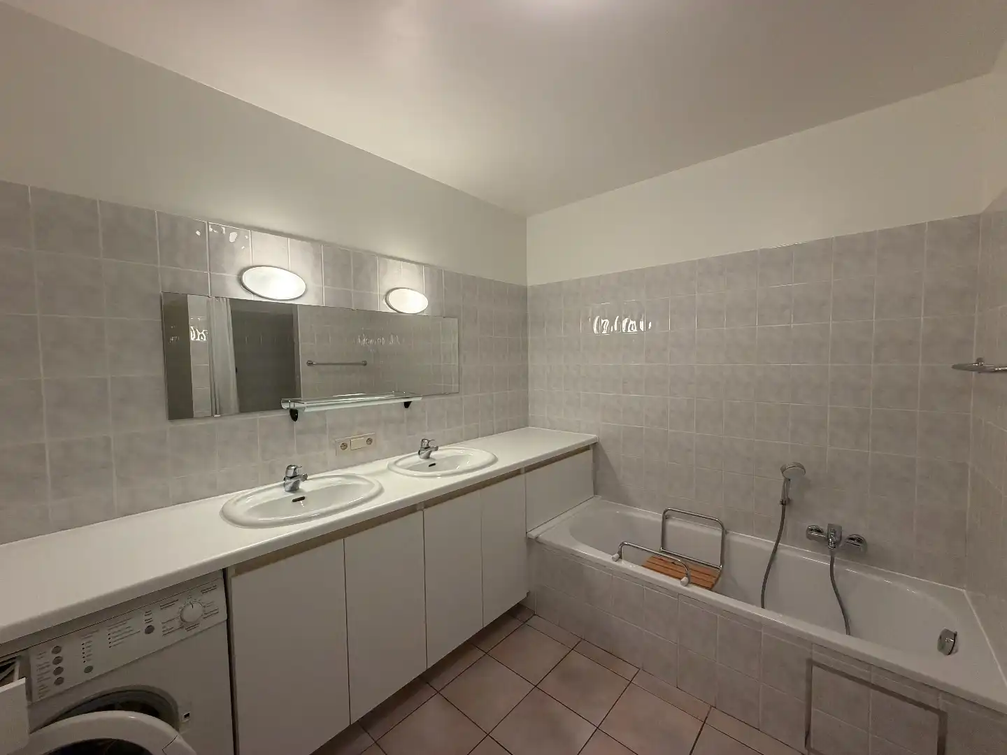 3 slaapkamer appartement in centrum Halle foto 8