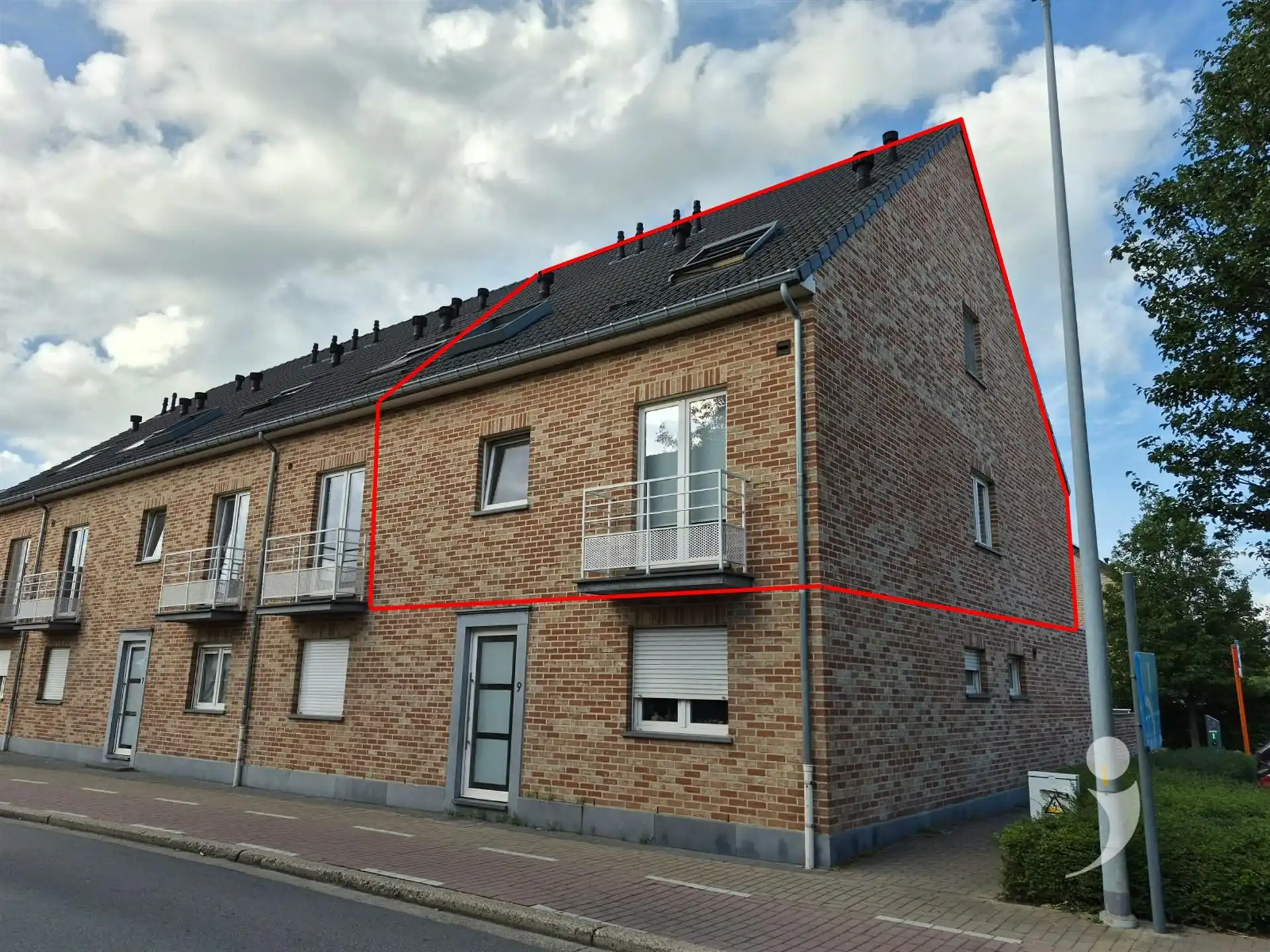 Ruime duplex foto {{pictureIndex}}