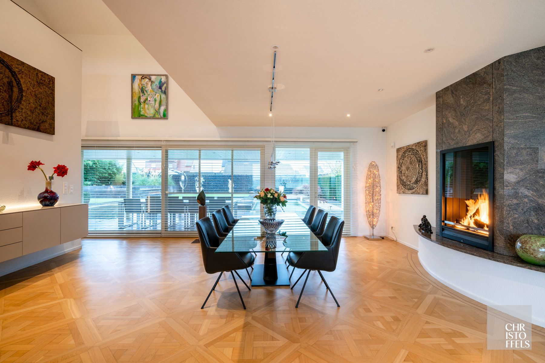 Exclusieve villa met verwarmd zwembad op een perceel van 2.295m²!  foto 4