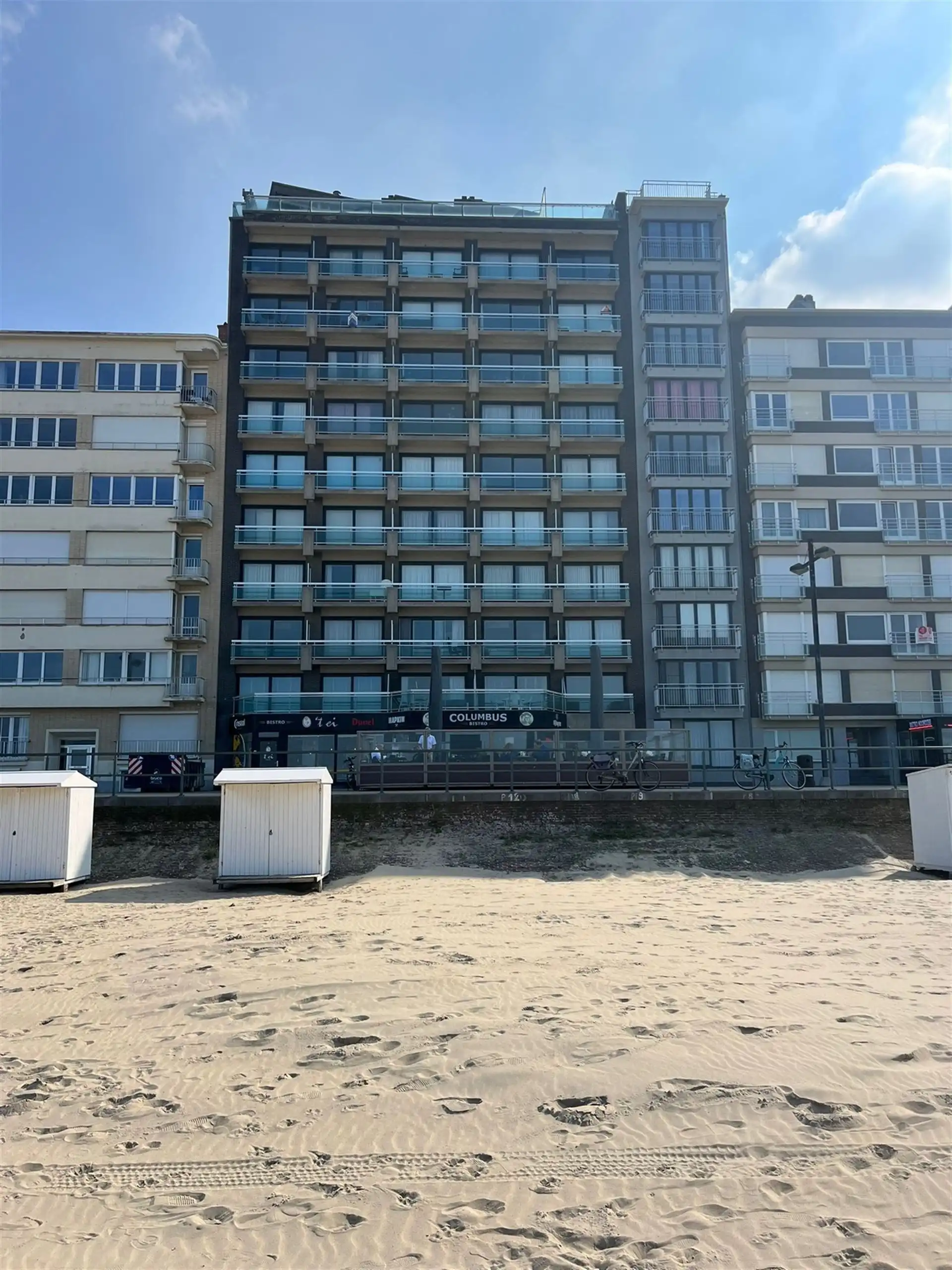 studio foto {{pictureIndex}}