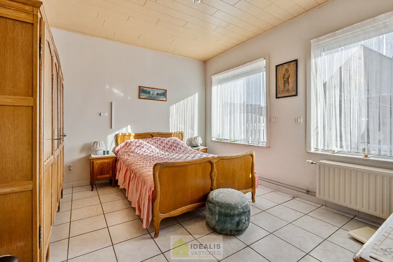 IDEALIS VASTGOED - GELIJKVLOERS APPARTEMENT IN HET CENTRUM VAN KAULILLE, BOCHOLT! Dit appartement van het bouwjaar 1972 biedt u een ruime keuken met aangrenzend bijkeuken met extra opbergruimte, een heerlijke woonkamer met grote glaspartijen, fijne slaapkamer, terras en privatieve garagebox. Dé unieke kans voor kandidaten op zoek naar een appartement op een aangename locatie vlakbij het centrum van Bocholt!! foto 15