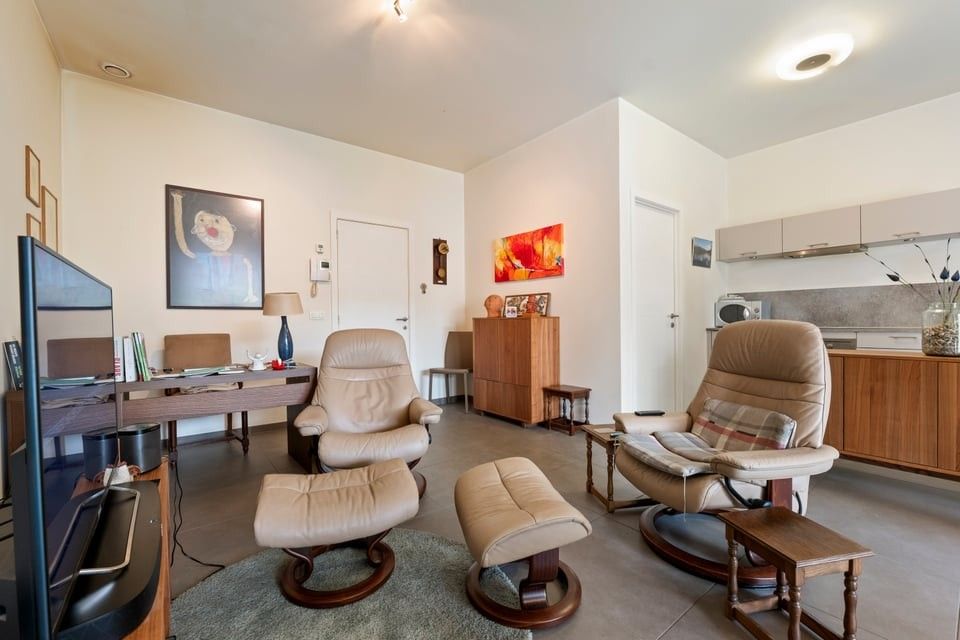 KNAP INSTAPKLAAR APPARTEMENT MET STAANPLAATS IN HET CENTRUM VAN HASSELT foto 9