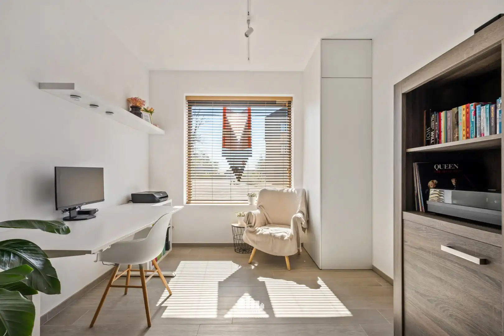 Volledig gerenoveerde woning met 5 slaapkamers, zonnige tuin en garage foto 5