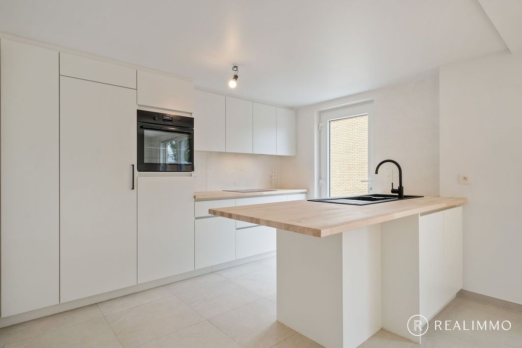 Instapklare topper met garage in Zwevegem! foto 7