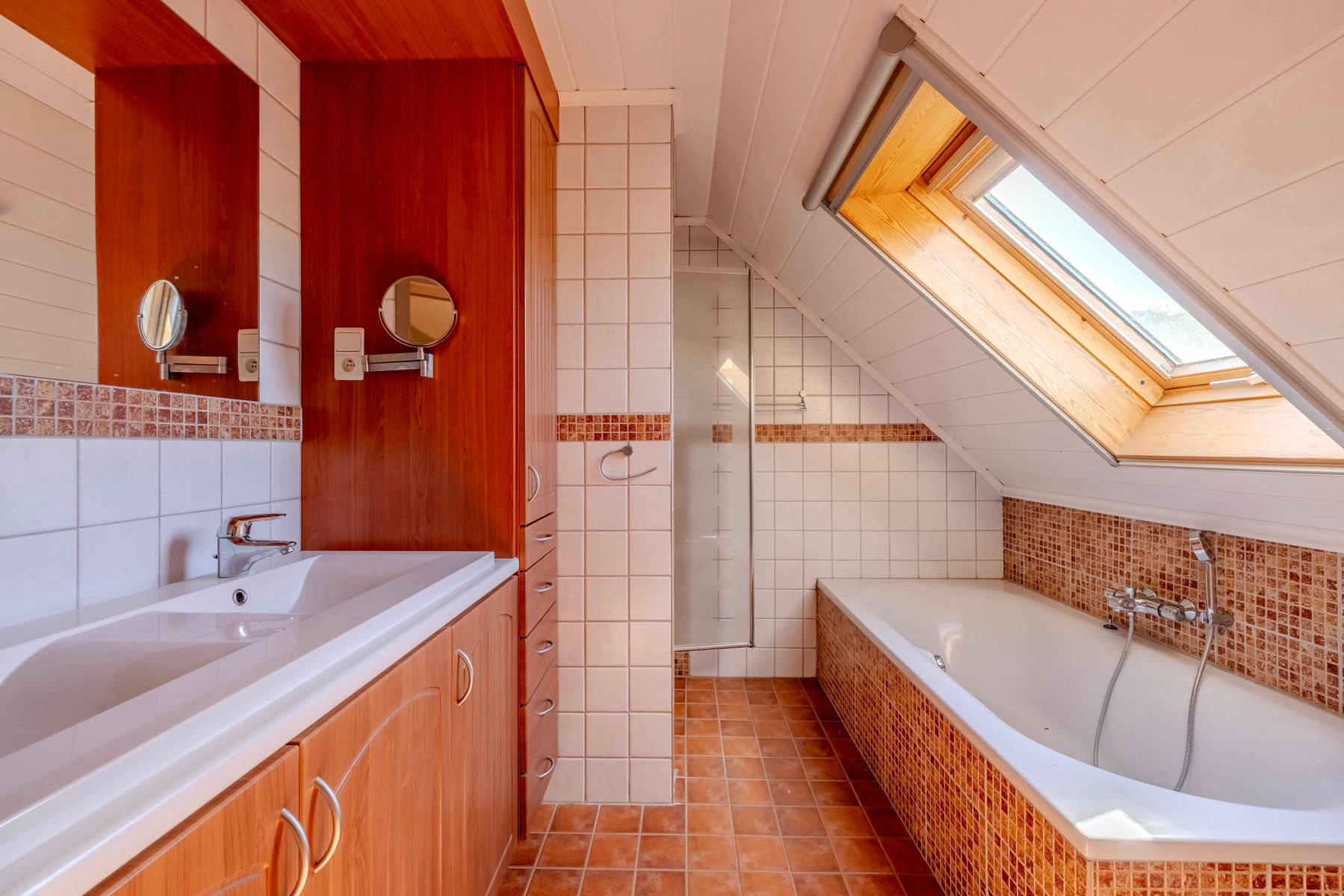 OB met 4 slpk, 2 bdk en mooie tuin I praktijkmogelijkheden foto 24