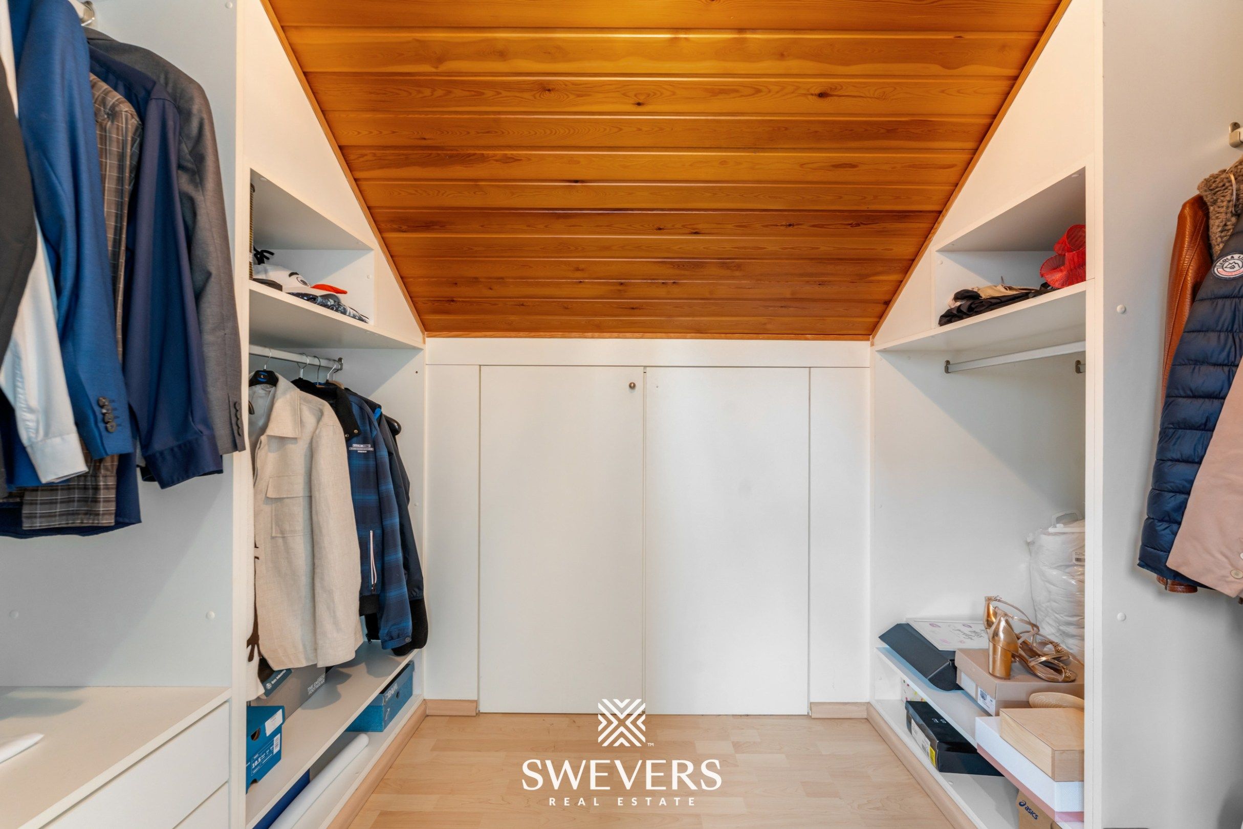 Knusse, hedendaagse gezinswoning met warme indeling en grote, zonnige tuin foto 31