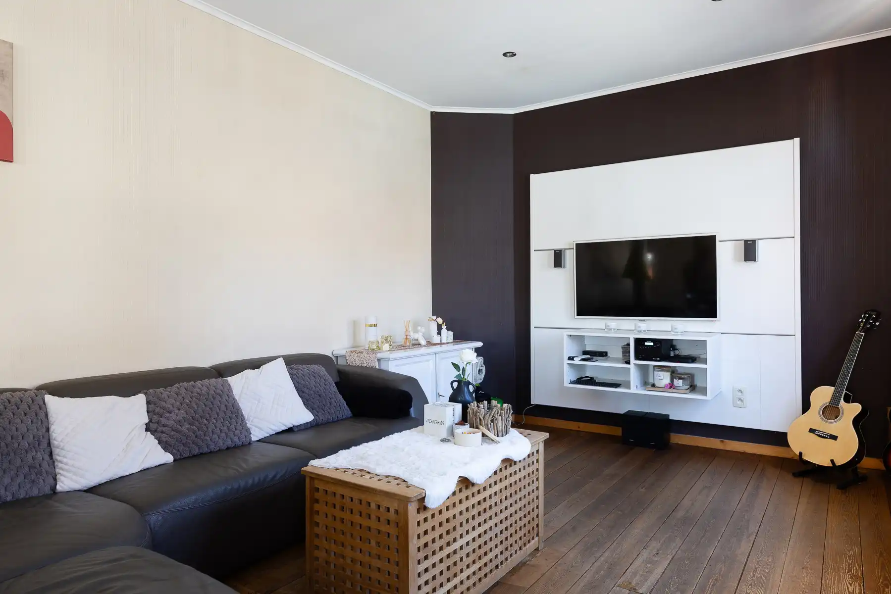 Veelzijdige woning met handelsruimte en garage foto 10