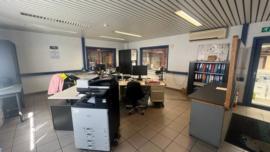 Bedrijfsgebouw met rolbrug te huur nabij centrum van Gent foto 12