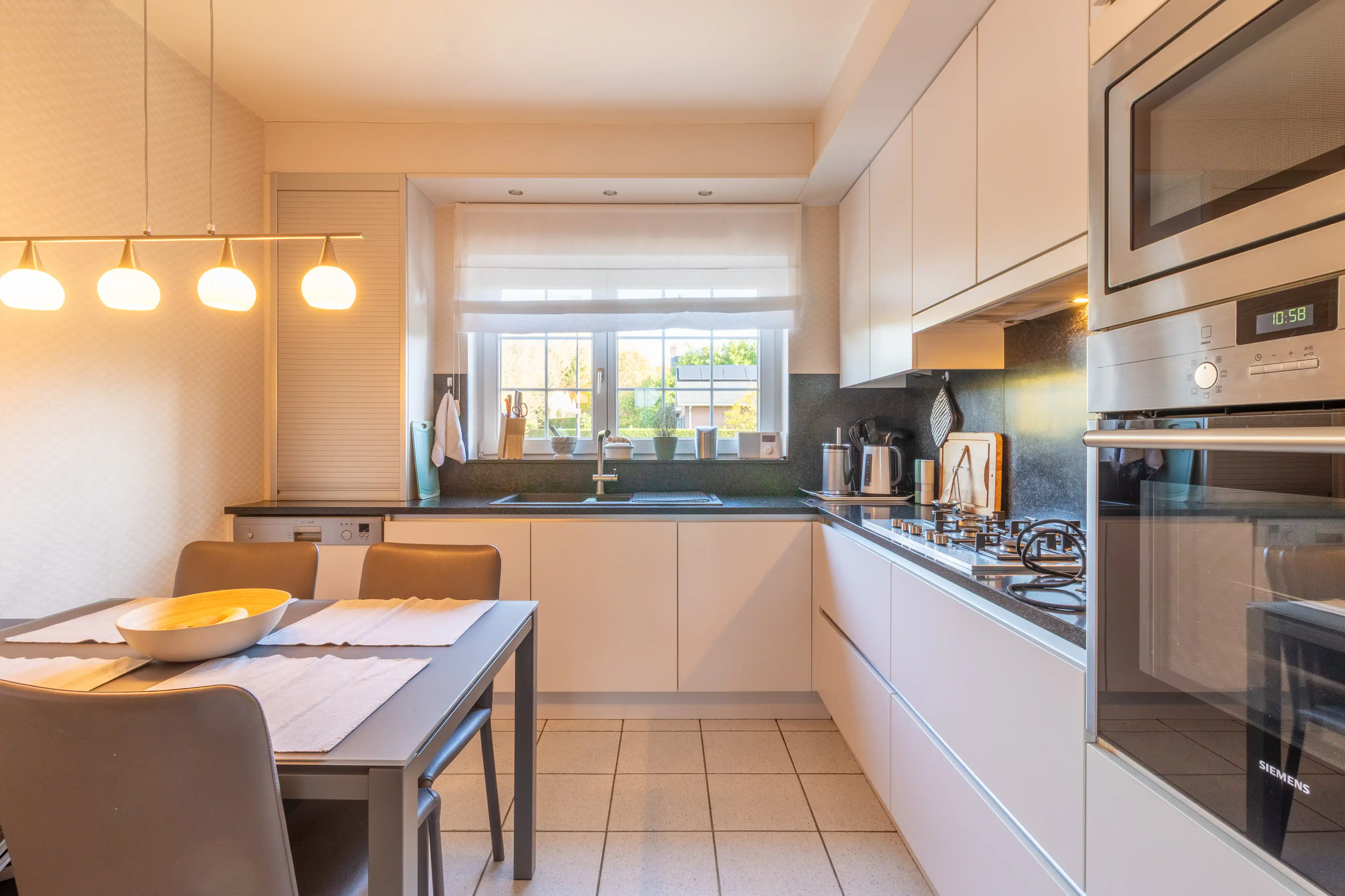 Goed gelegen woning met tuin en garage in Hove foto 4