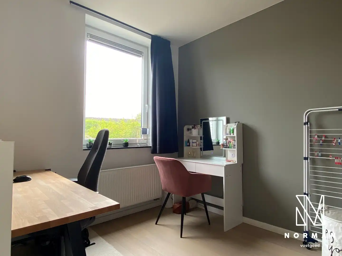 Recent 2-slaapkamer appartement nabij centrum van Harelbeke te huur foto 7