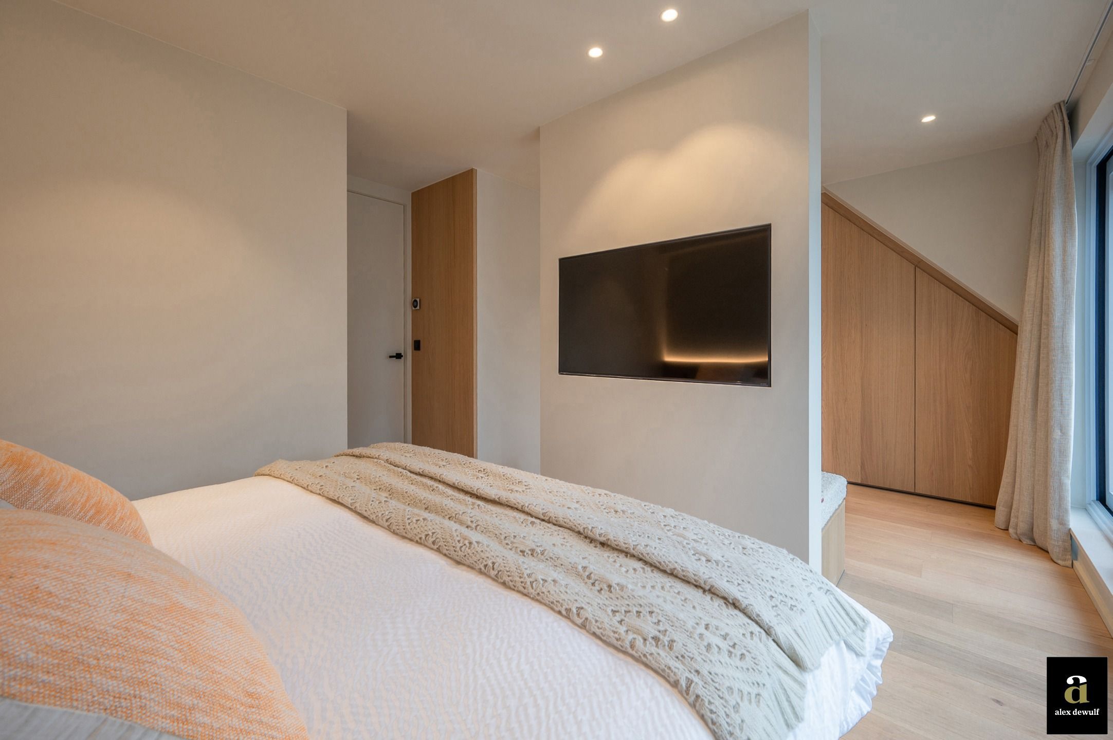 Exclusief gerenoveerd penthouse met panoramisch uitzicht [Piers De Raveschootlaan - Knokke Centrum]. foto 4