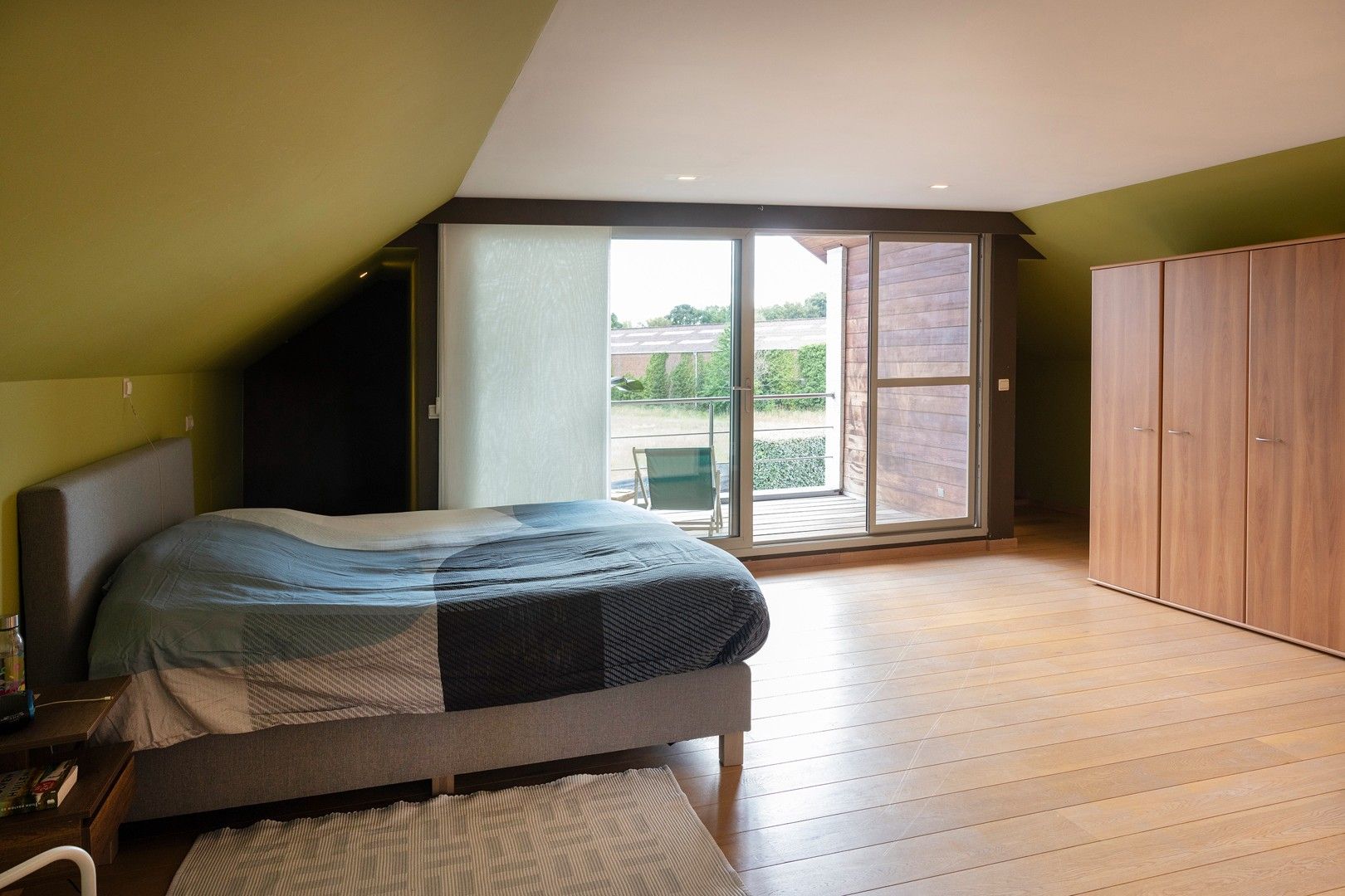 Alleenstaande woning met mogelijke praktijkruimte. foto 14