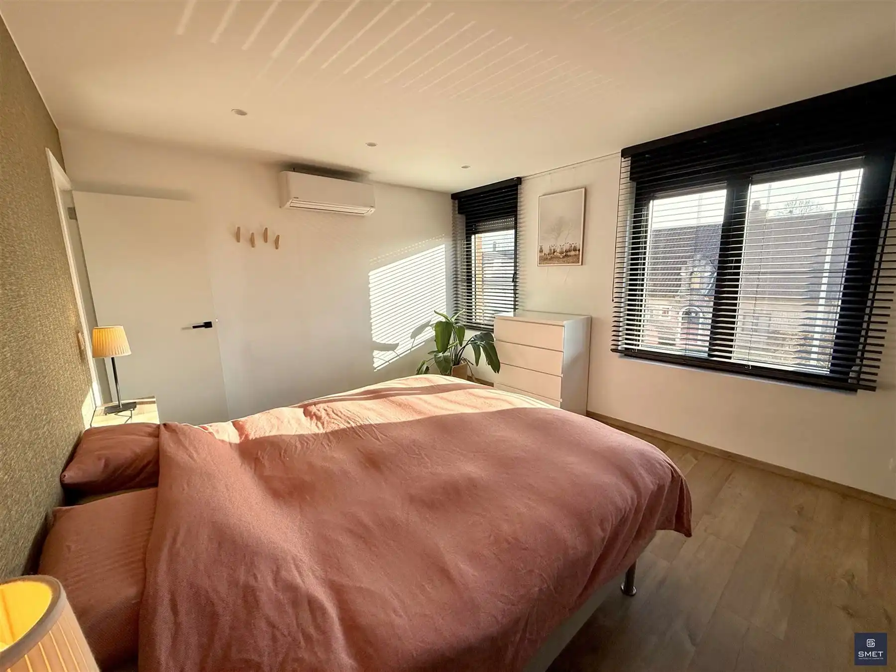 RUIME INSTAPKLARE WONING MET 3 SLPKS EN BUREEL OP PRACHTIG PERCEEL foto 11