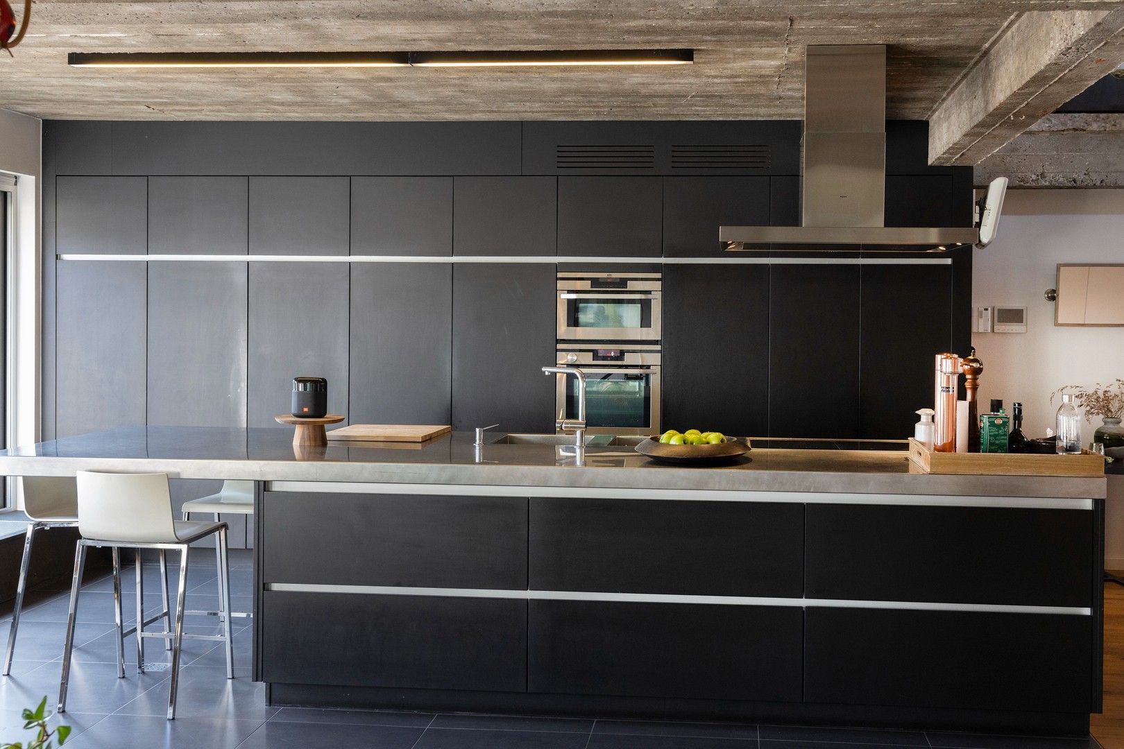 Dit triplex-appartement met terras biedt heel veel ruimte! foto 7