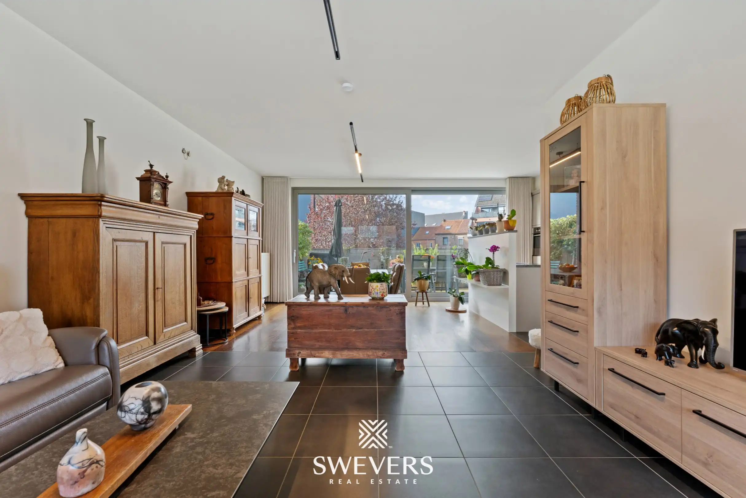 Recent en ruim duplex appartement (140m²) met 2 grote terrassen in centrum Diepenbeek foto 4