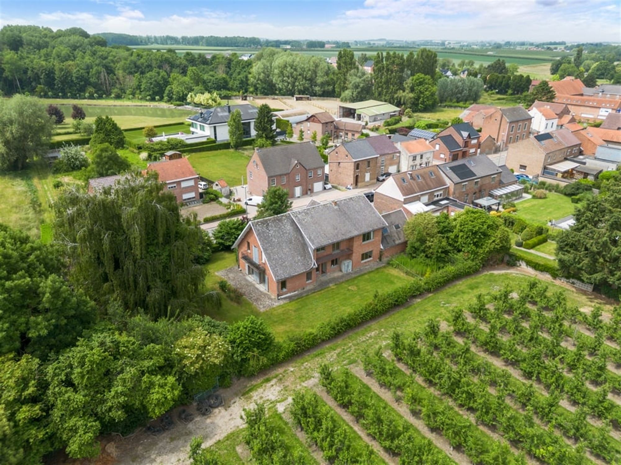 RUIME VILLA MET PRACHTIG UITZICHT EN ENORM VEEL POTENTIEEL IN JEUK  foto 36