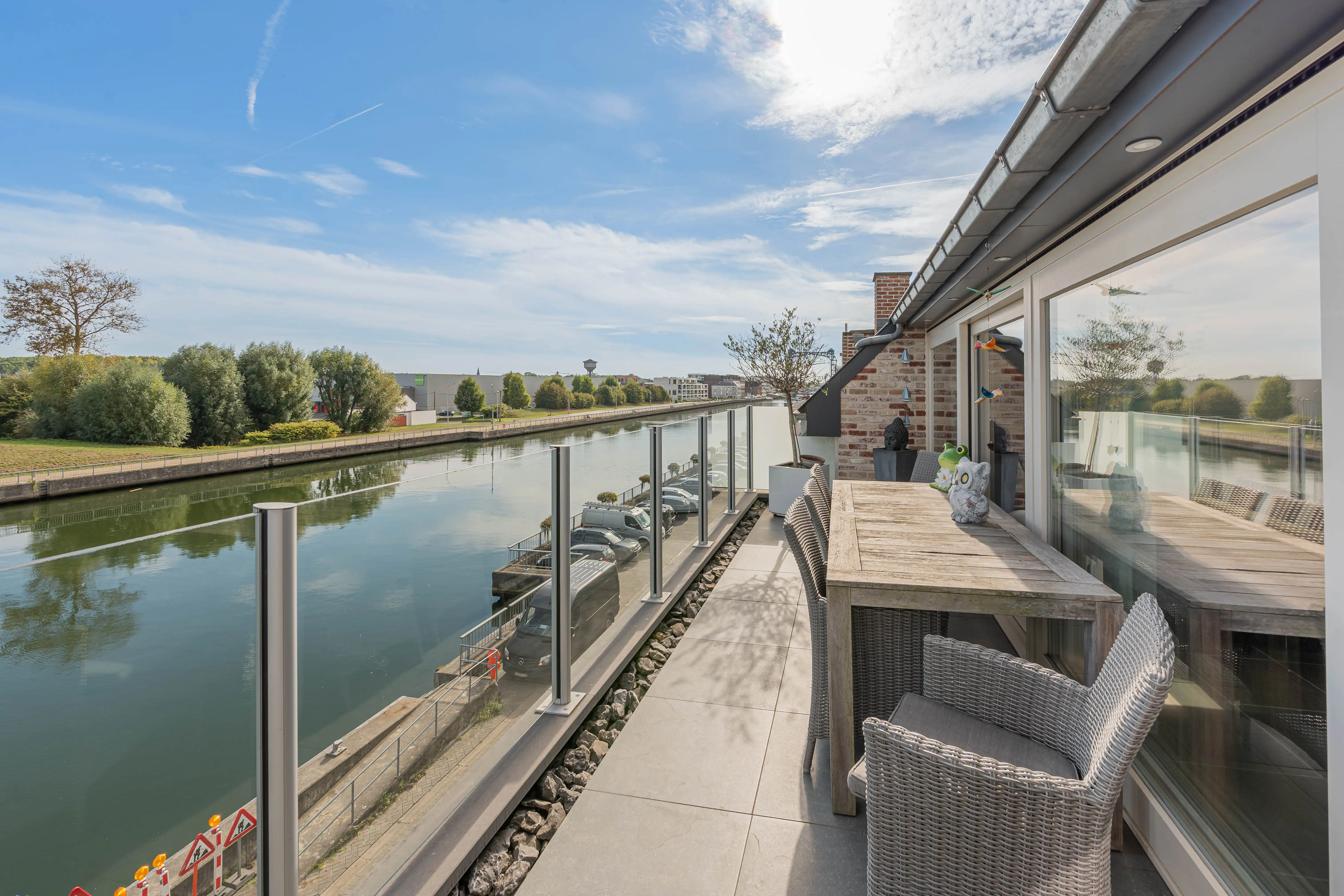 Luxueuze penthouse aan het water met 2 grote terrassen! foto {{pictureIndex}}