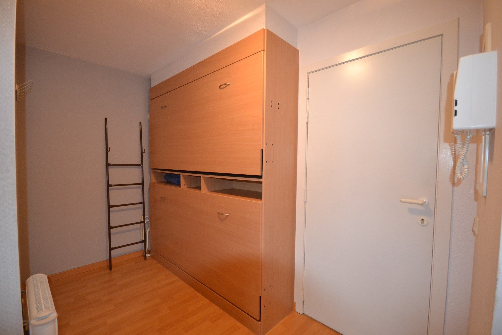 Appartement met slaapkamer en slaaphoek op enkele meters van de zee te Koksijde foto 5