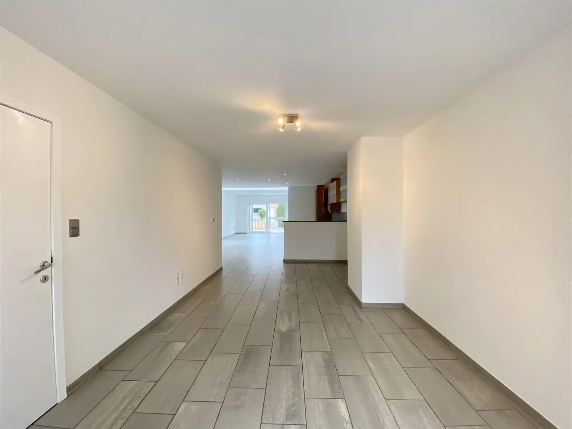 Rijwoning met garage en volwaardige 3 slaapkamers  foto 2