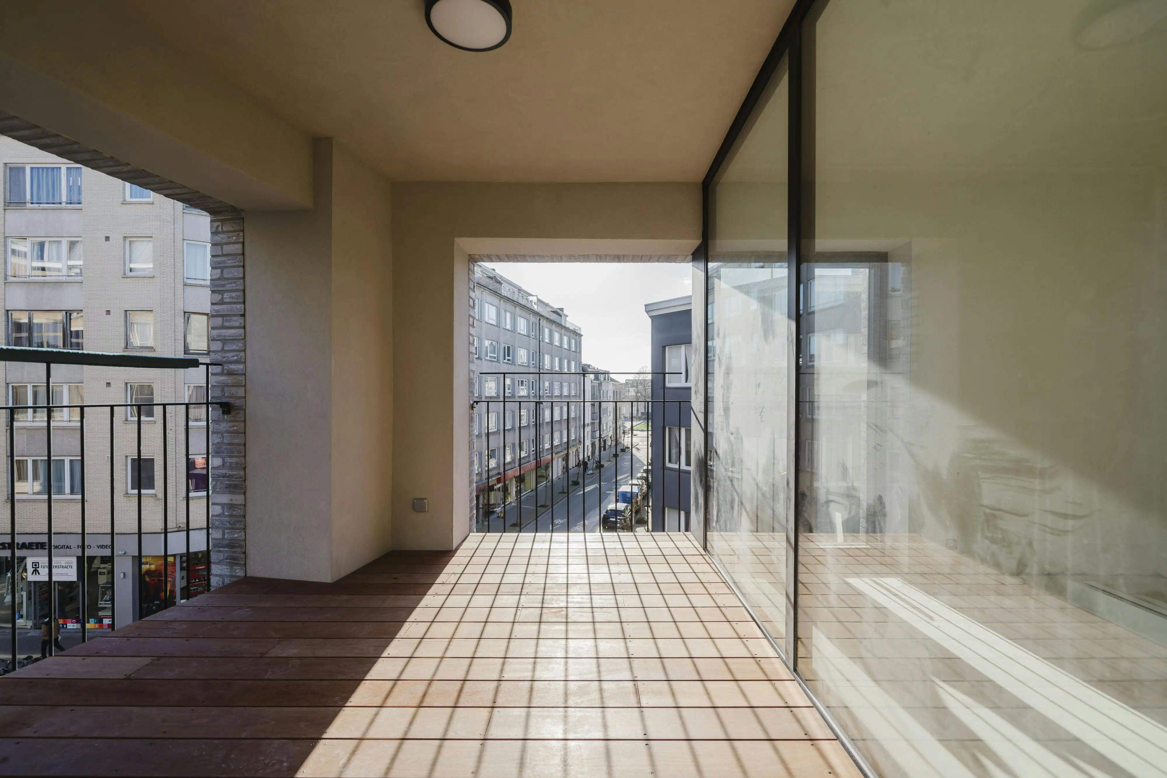 Lichtrijk 2-slaapkamerappartement in res. La Rambla Kortrijk foto 5