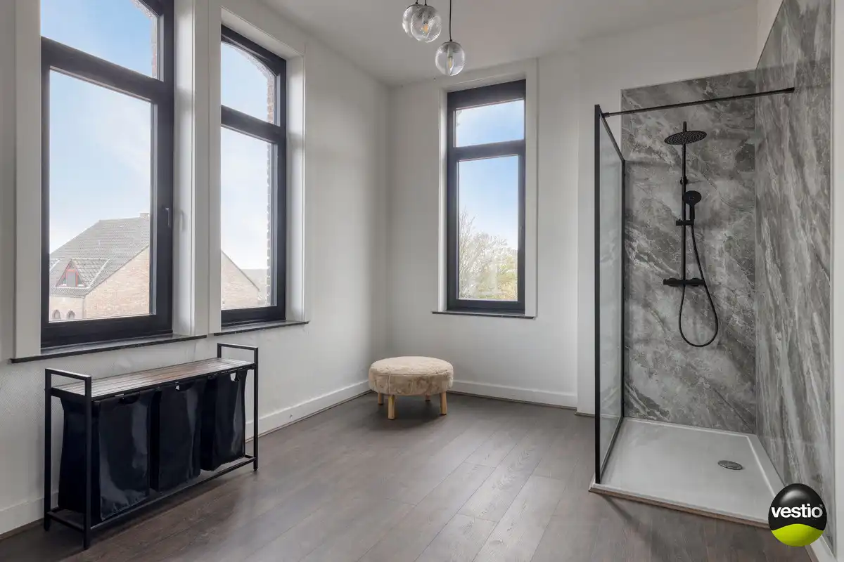 KARAKTERVOL VOLLEDIG GERENOVEERD STATIG HERENHUIS IN CENTRUM VAN TONGEREN. foto 41