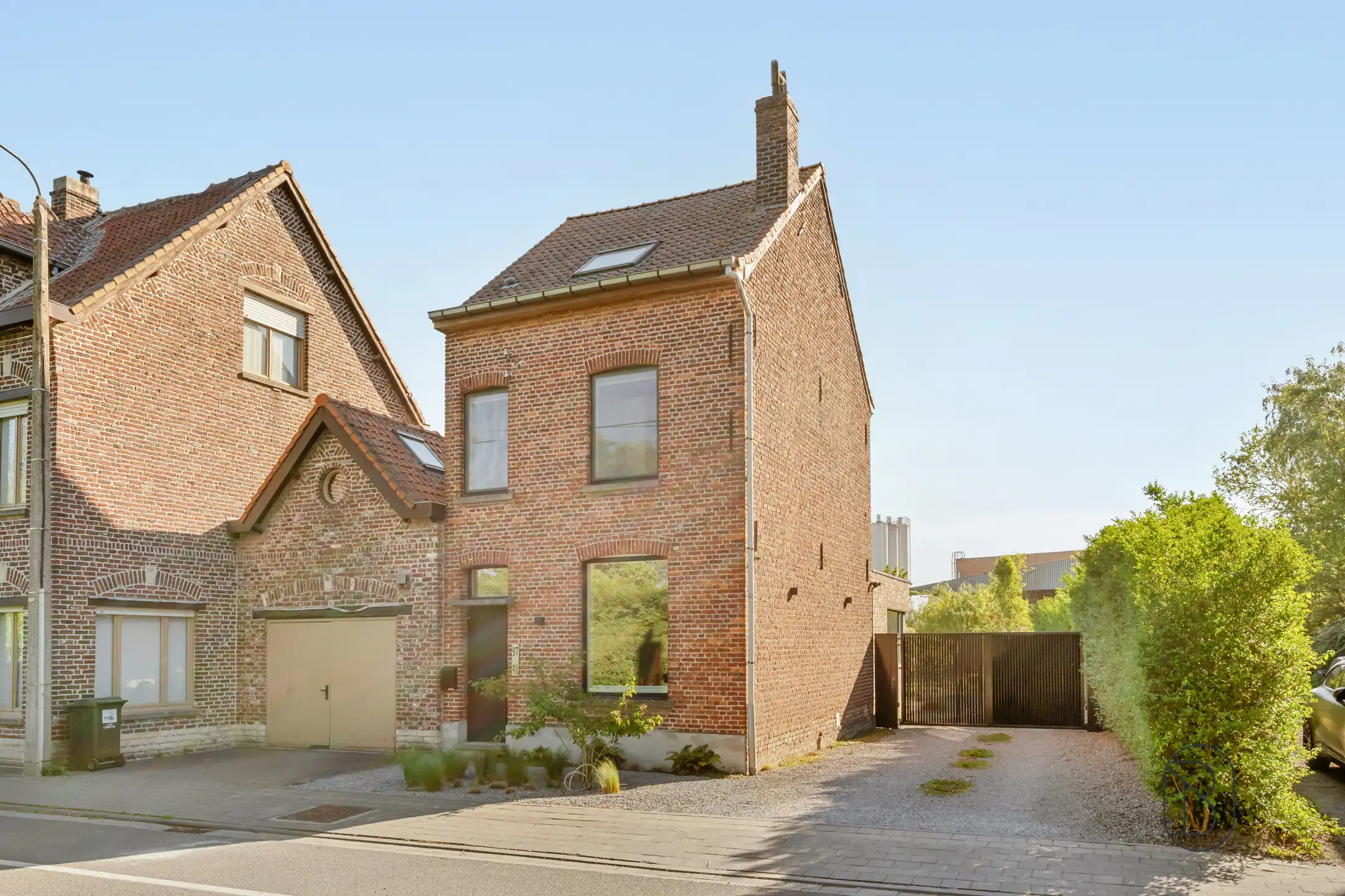 Ruime, instapklare HOB met tuin en multifunctionele garage! foto 4