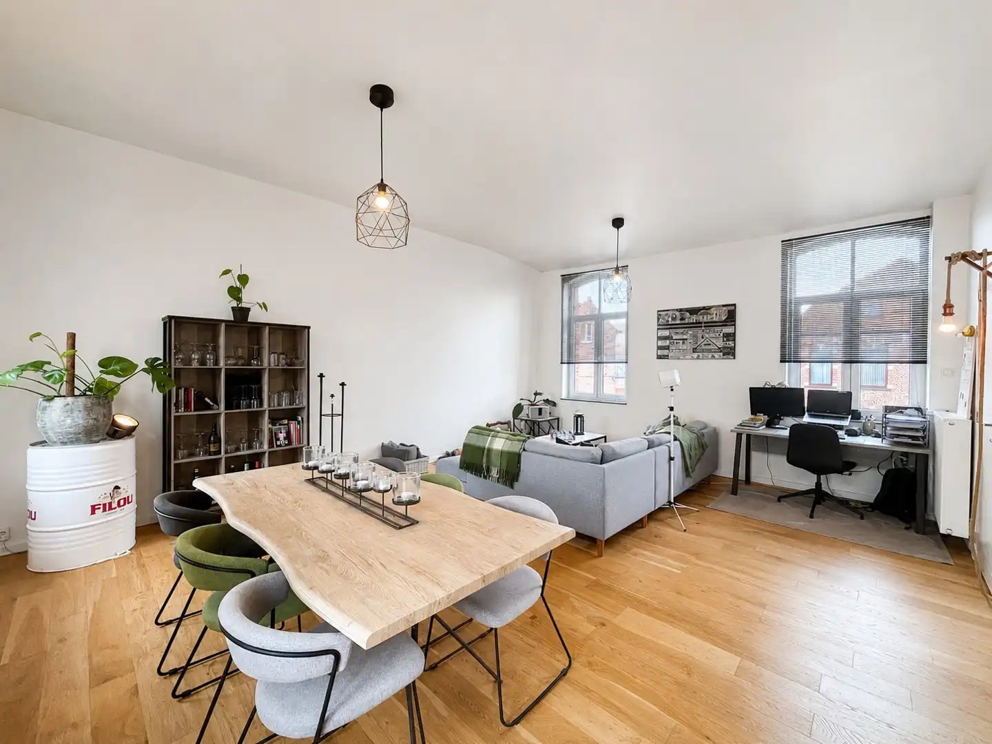Gerenoveerd duplex-appartement met twee slaapkamers te Ardooie centrum! foto 4