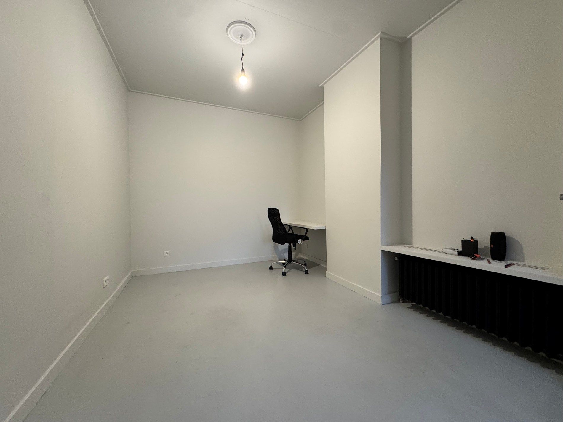 Instapklare woning met 3 slaapkamers en tuin te Roeselare foto 3